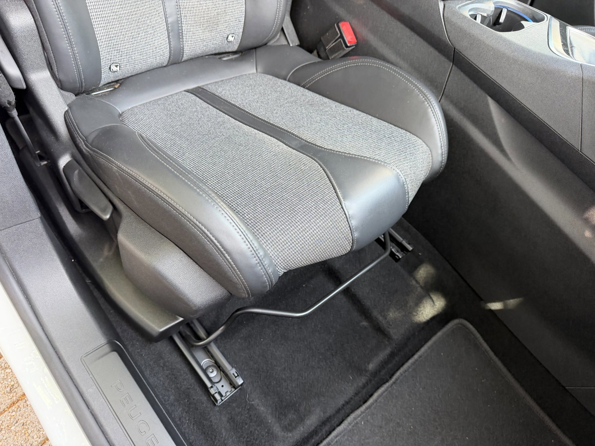 Peugeot 3008 1.2 PureTech Allure Parelmour wit (2018), foto 74