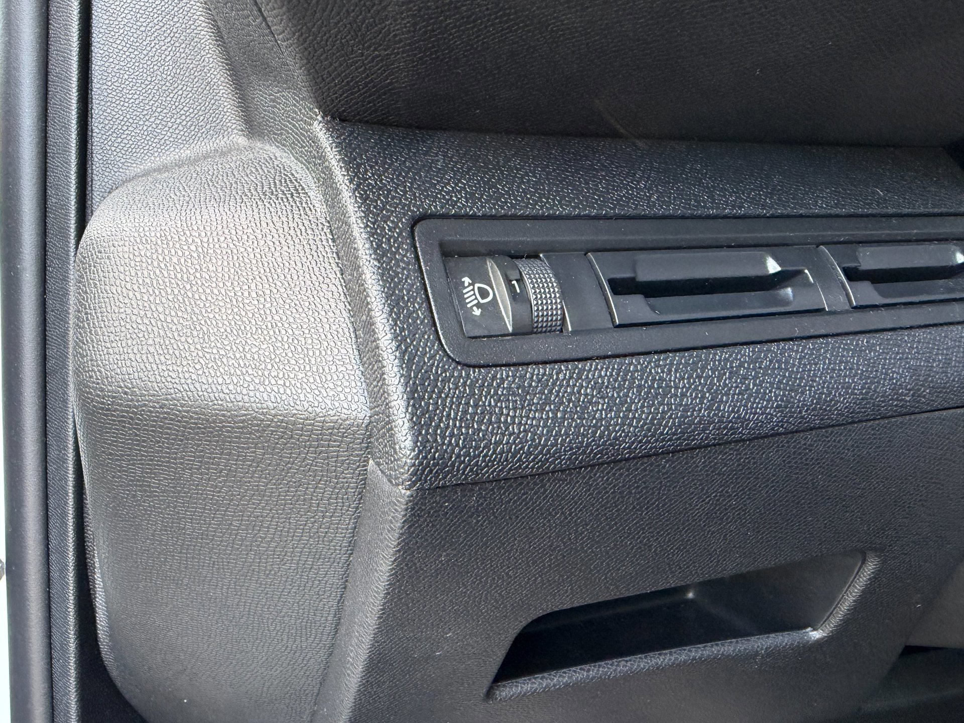 Peugeot 3008 1.2 PureTech Allure Parelmour wit (2018), foto 96