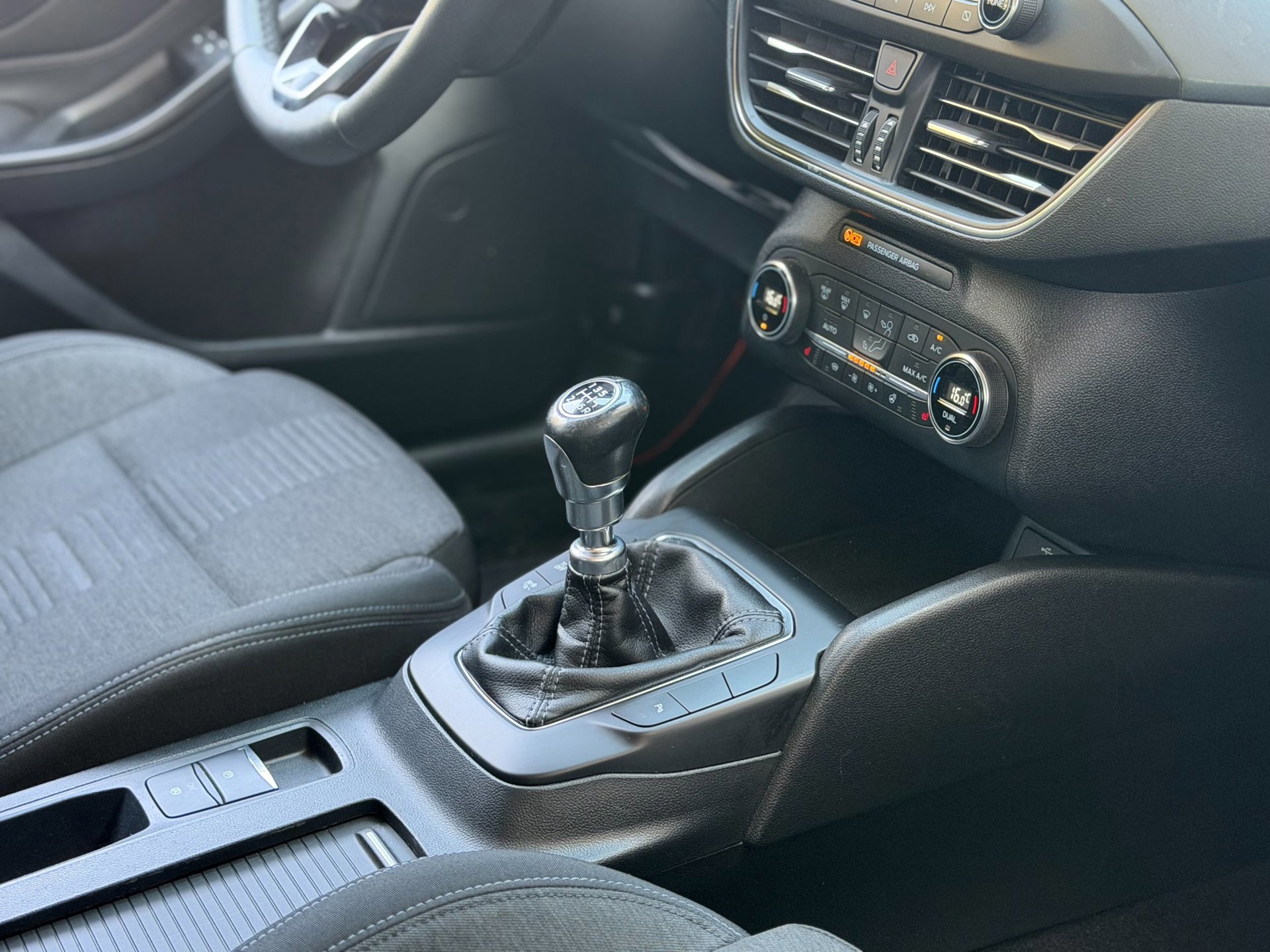 Ford Focus 1.0 EcoBoost Vignale (2020), foto 13