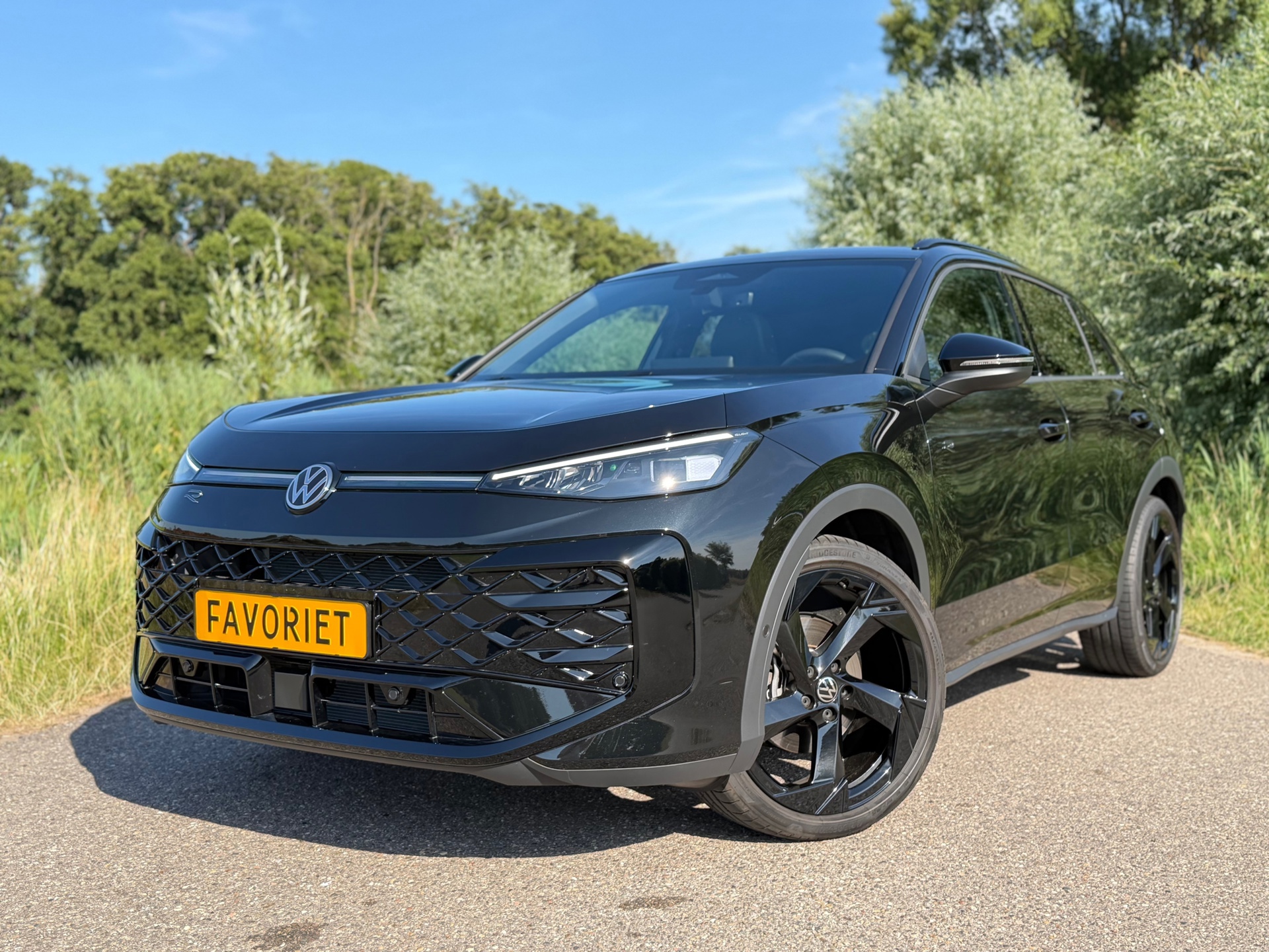 Volkswagen T-Roc 1.5 eTsi R-Line First Edit (2026), foto 1