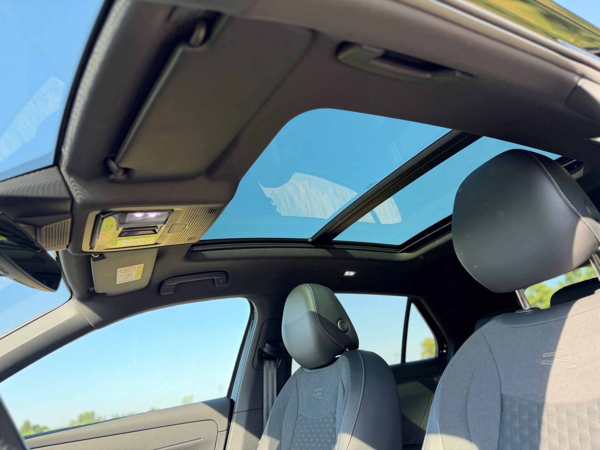 Volkswagen T-Roc 1.5 eTsi R-Line First Edit (2026), foto 28
