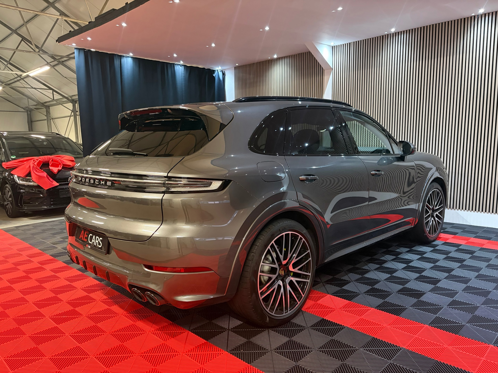 Porsche Cayenne E-hybrid Sport Chrono (2024), foto 17