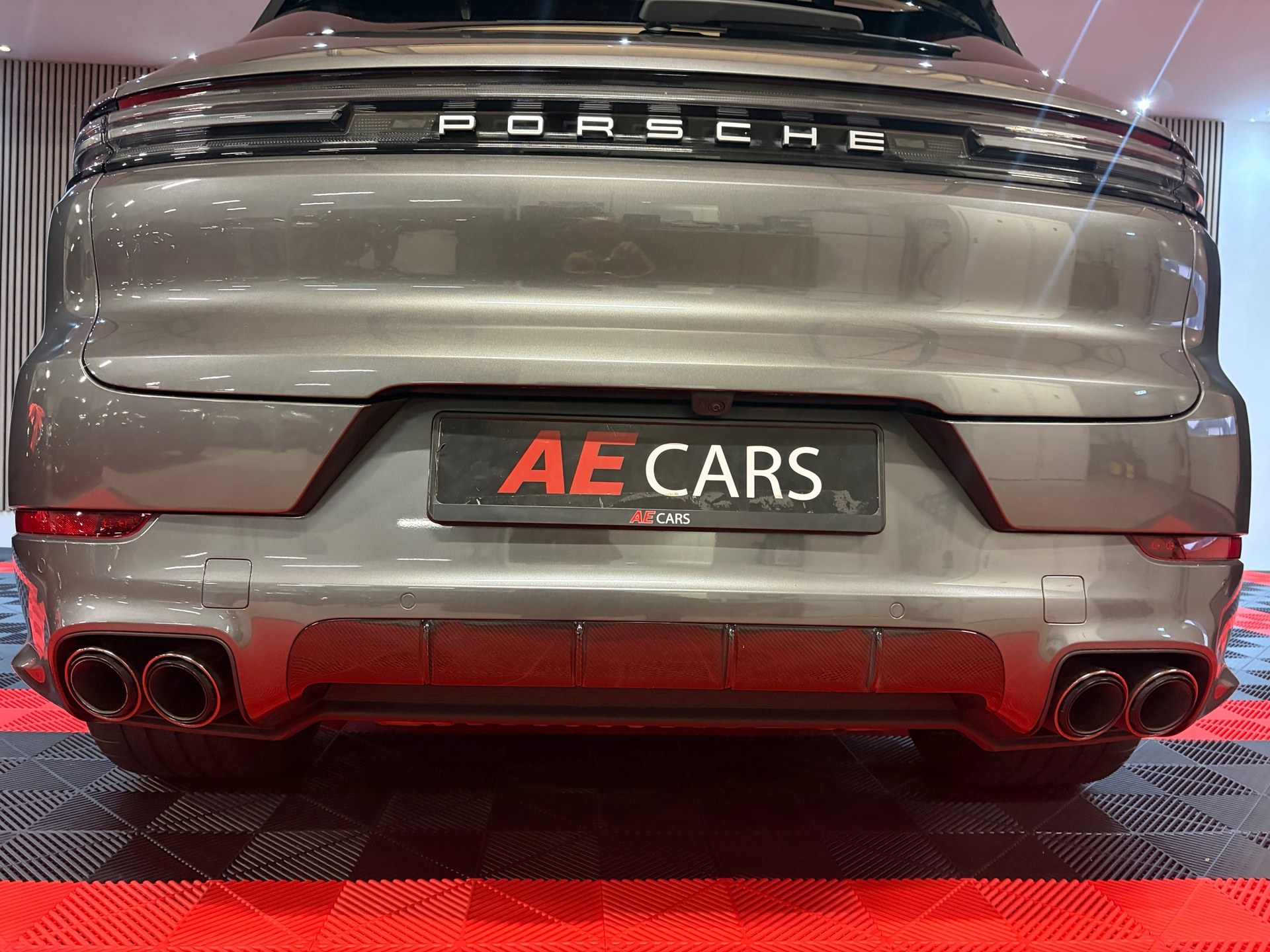 Porsche Cayenne E-hybrid Sport Chrono (2024), foto 19