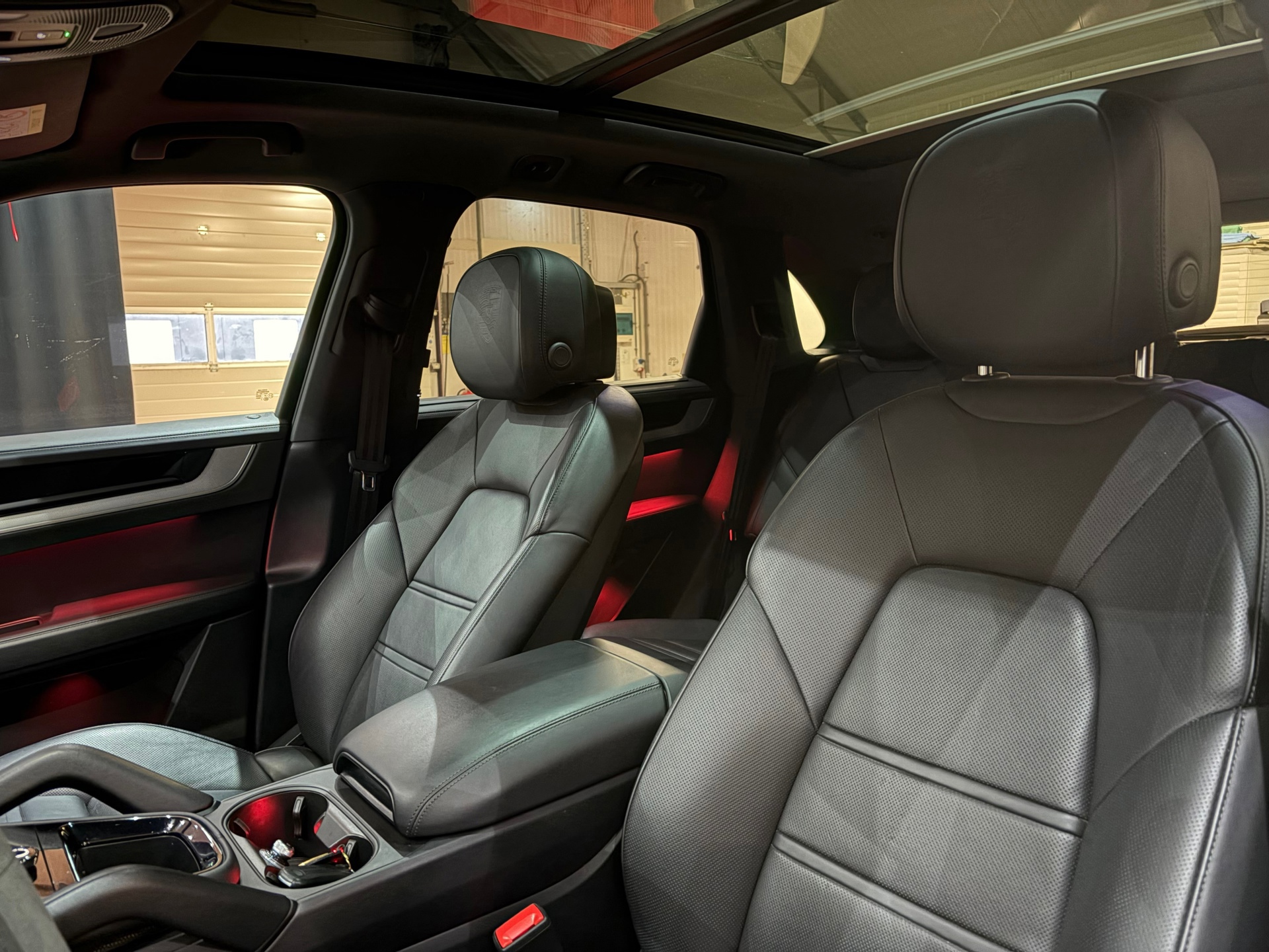 Porsche Cayenne E-hybrid Sport Chrono (2024), foto 23