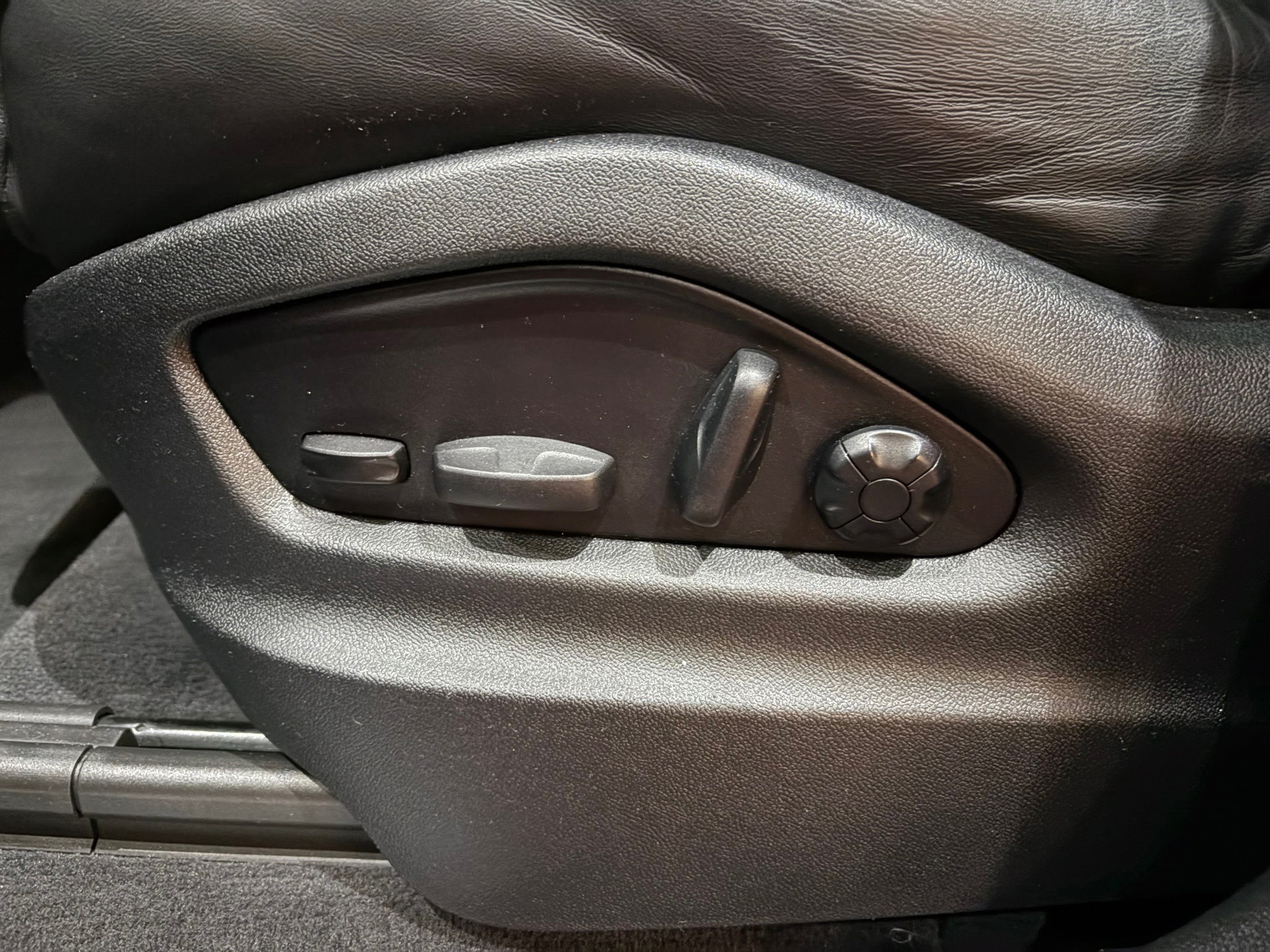 Porsche Cayenne E-hybrid Sport Chrono (2024), foto 24