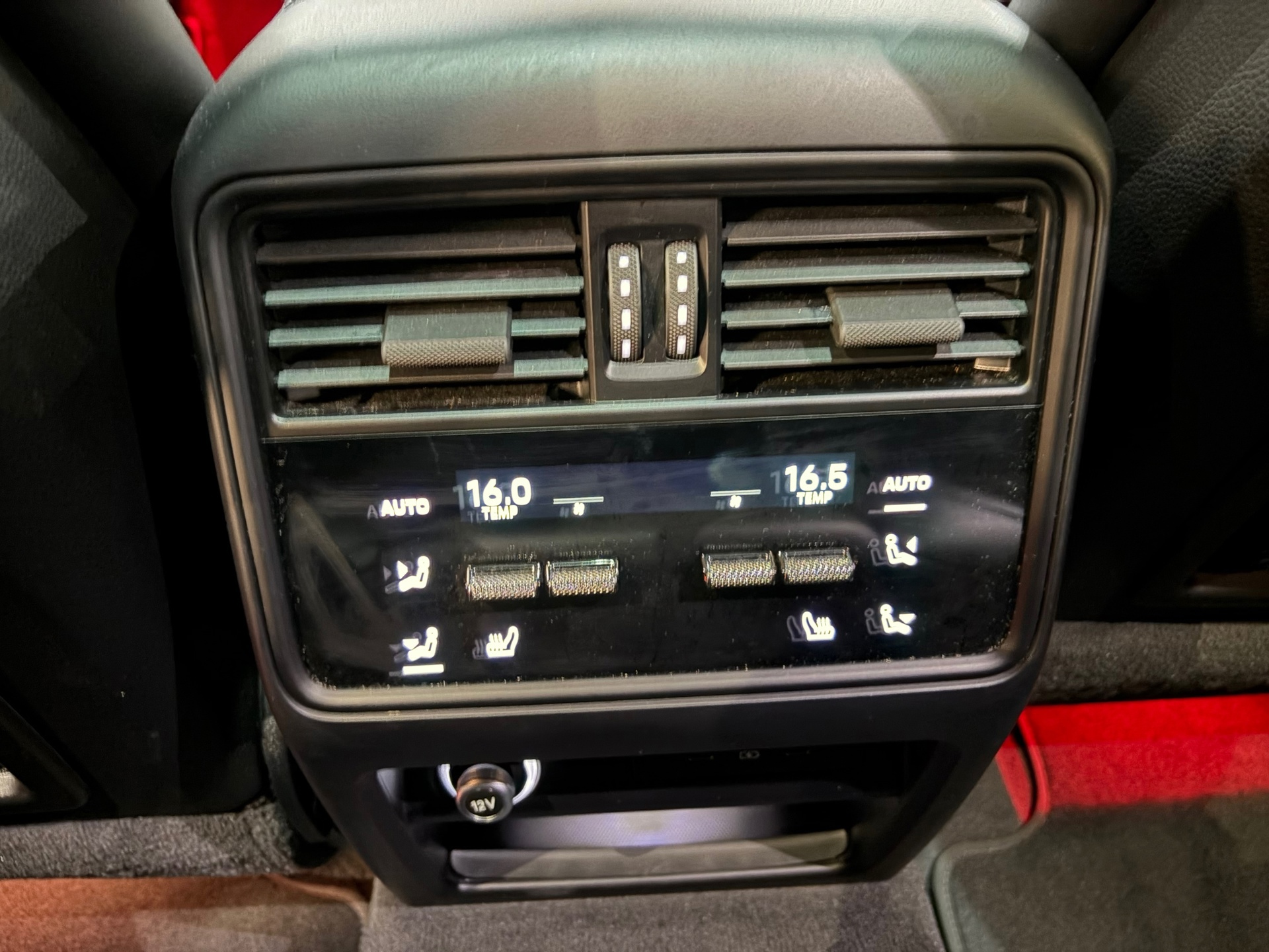 Porsche Cayenne E-hybrid Sport Chrono (2024), foto 27