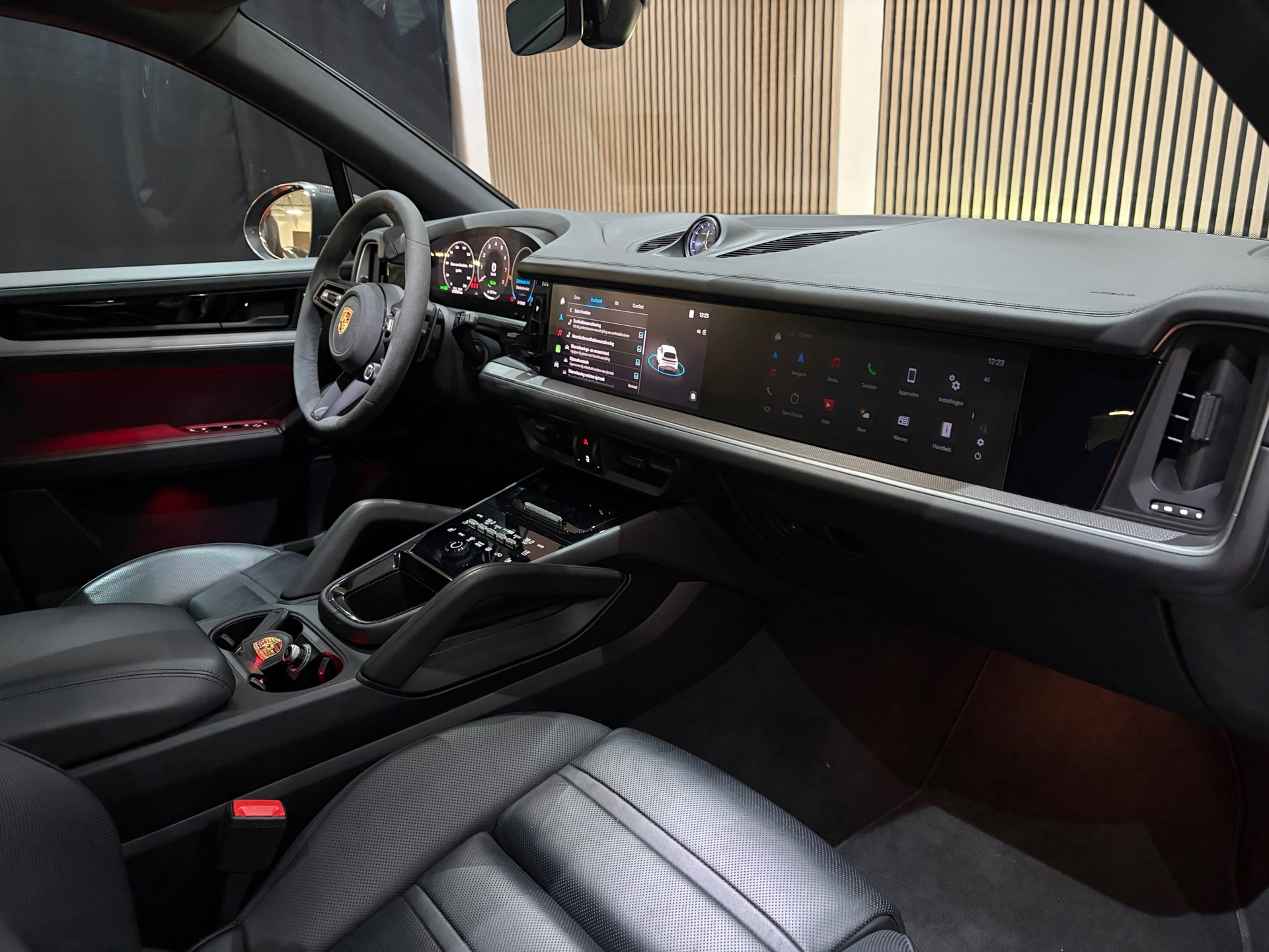 Porsche Cayenne E-hybrid Sport Chrono (2024), foto 29