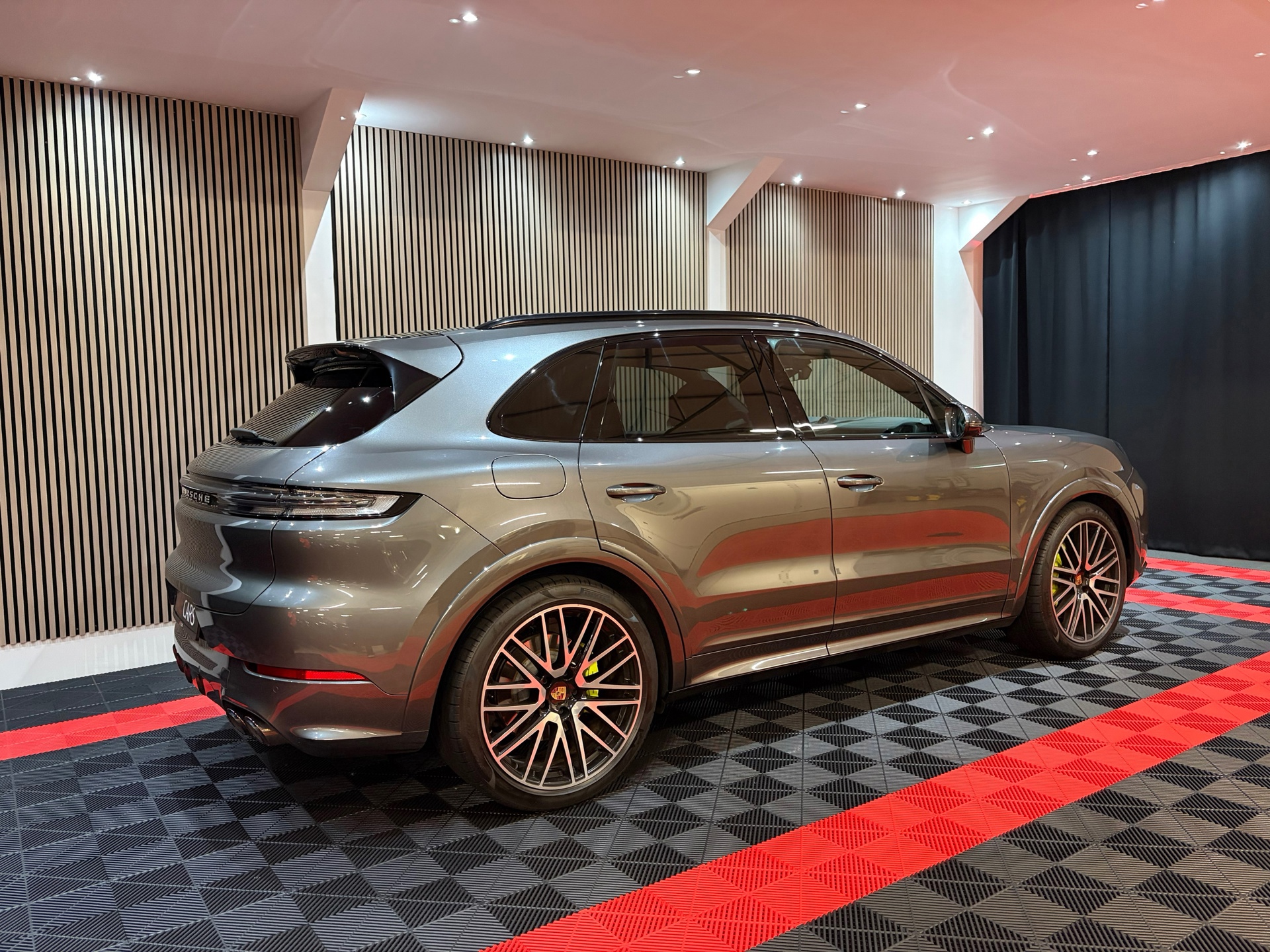 Porsche Cayenne E-hybrid Sport Chrono (2024), foto 6