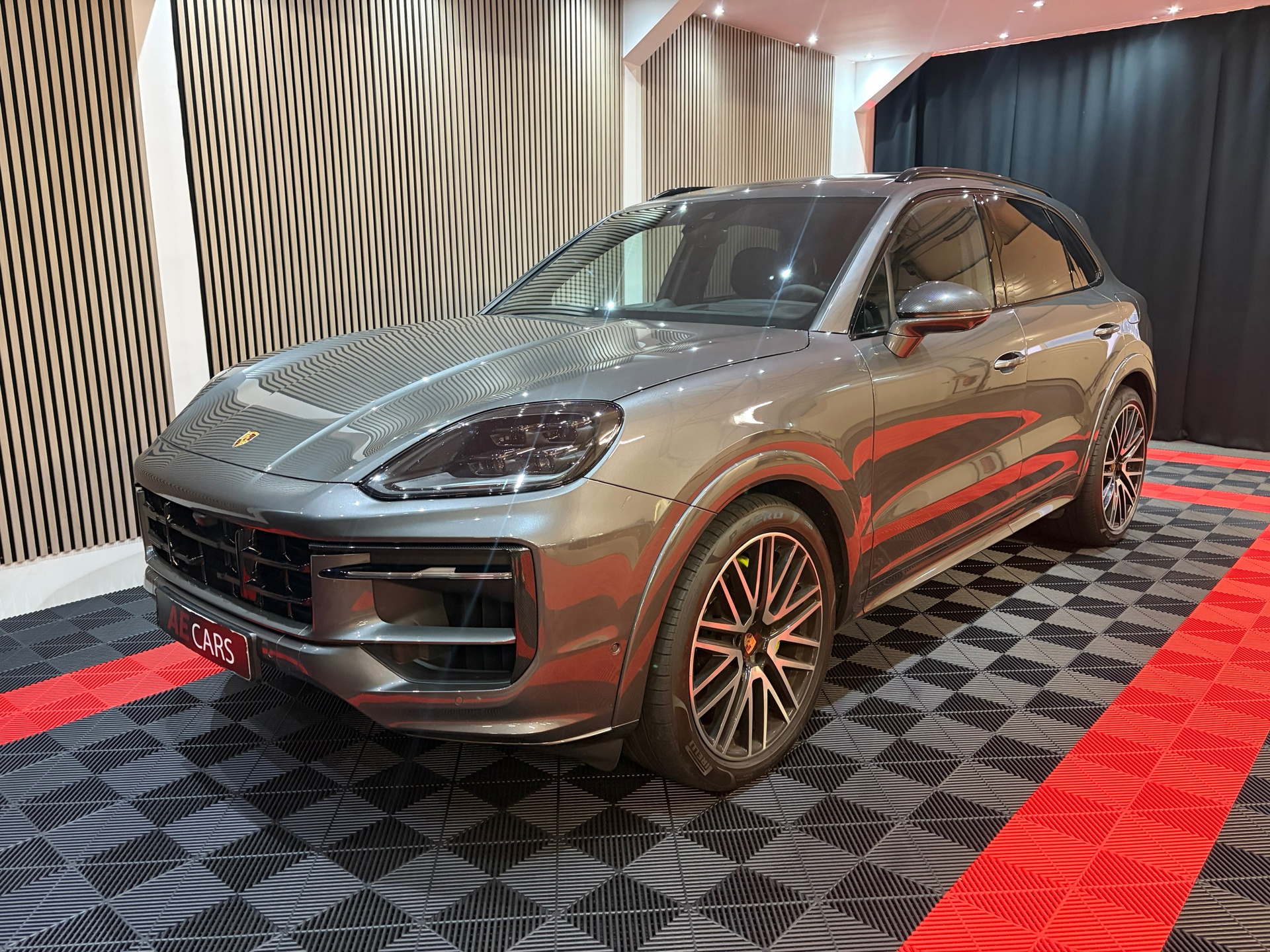 Porsche Cayenne E-hybrid Sport Chrono (2024), foto 10