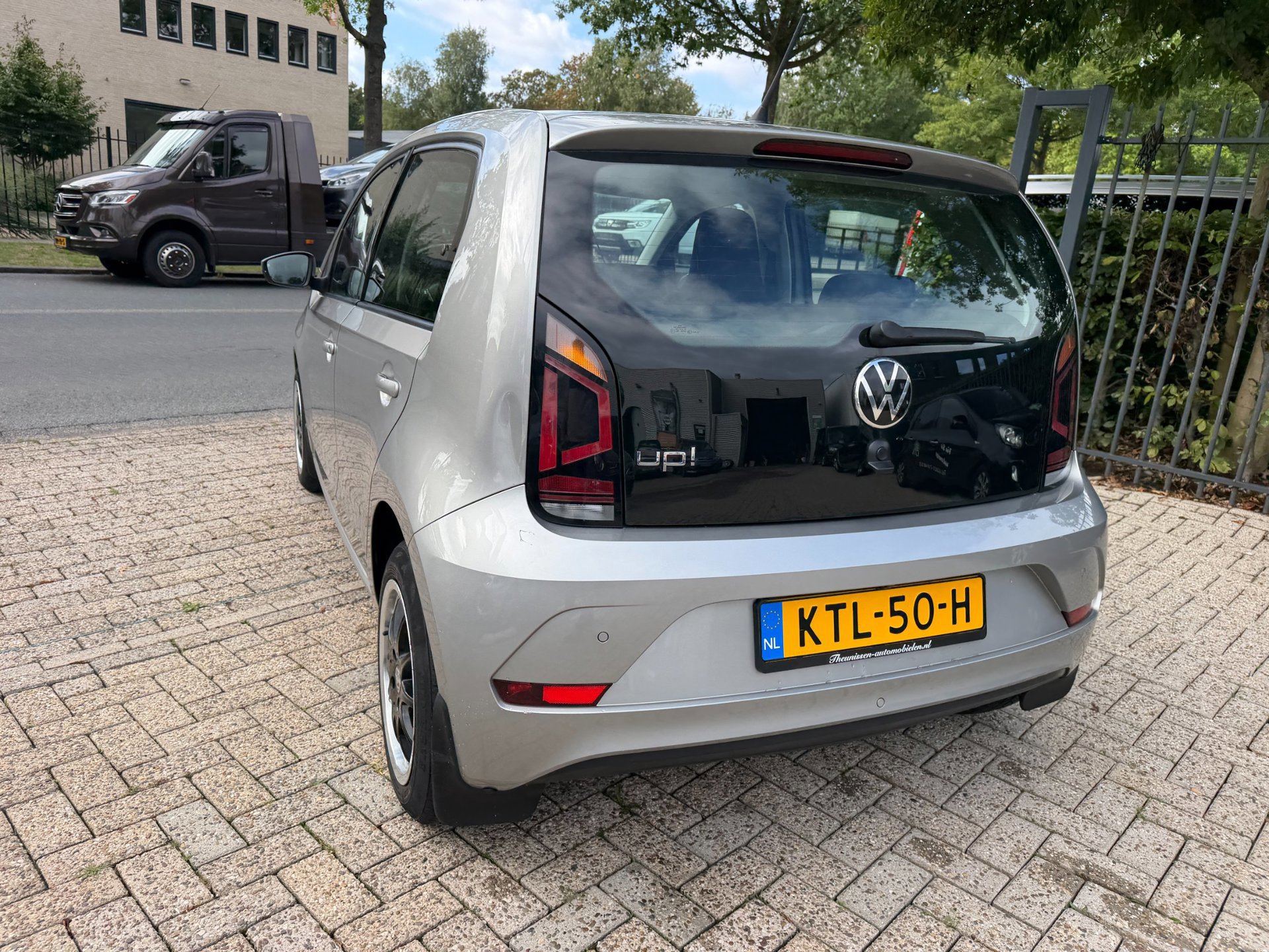 Volkswagen Up! 1.0 high R-Line 5 deurs (2022), foto 12