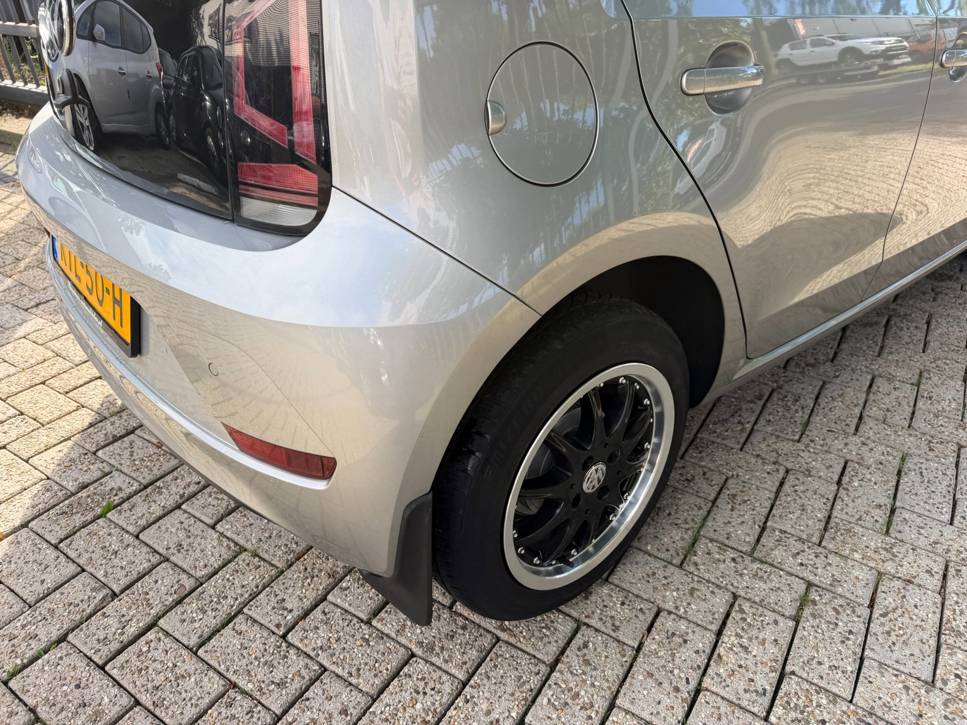 Volkswagen Up! 1.0 high R-Line 5 deurs (2022), foto 130