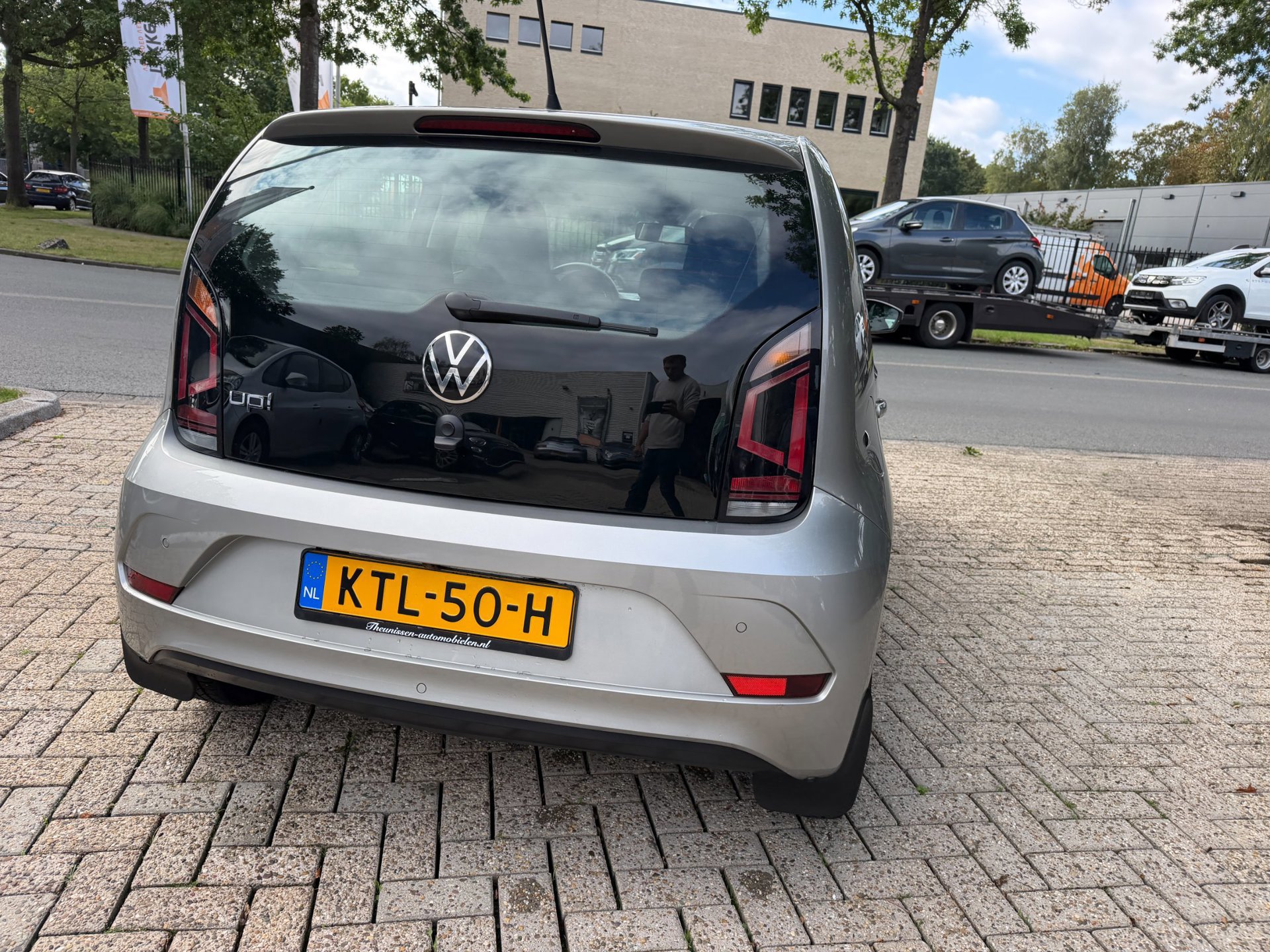 Volkswagen Up! 1.0 high R-Line 5 deurs (2022), foto 14