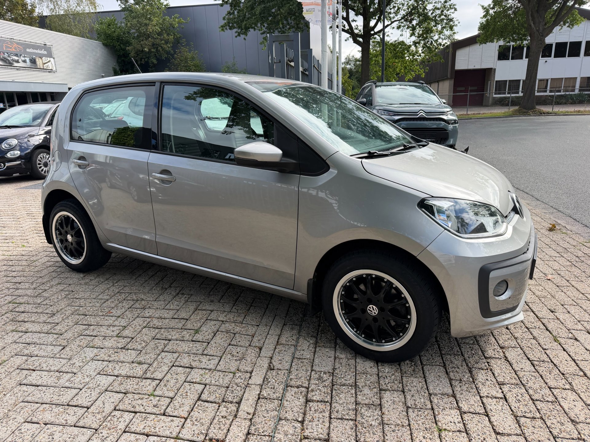 Volkswagen Up! 1.0 high R-Line 5 deurs (2022), foto 20