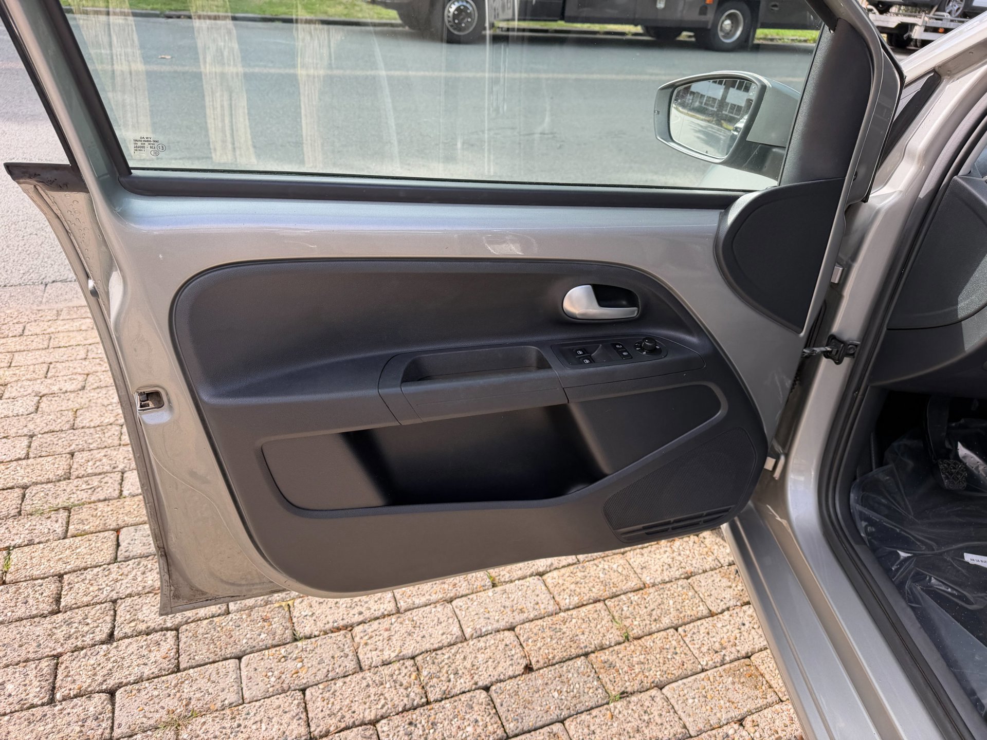 Volkswagen Up! 1.0 high R-Line 5 deurs (2022), foto 32