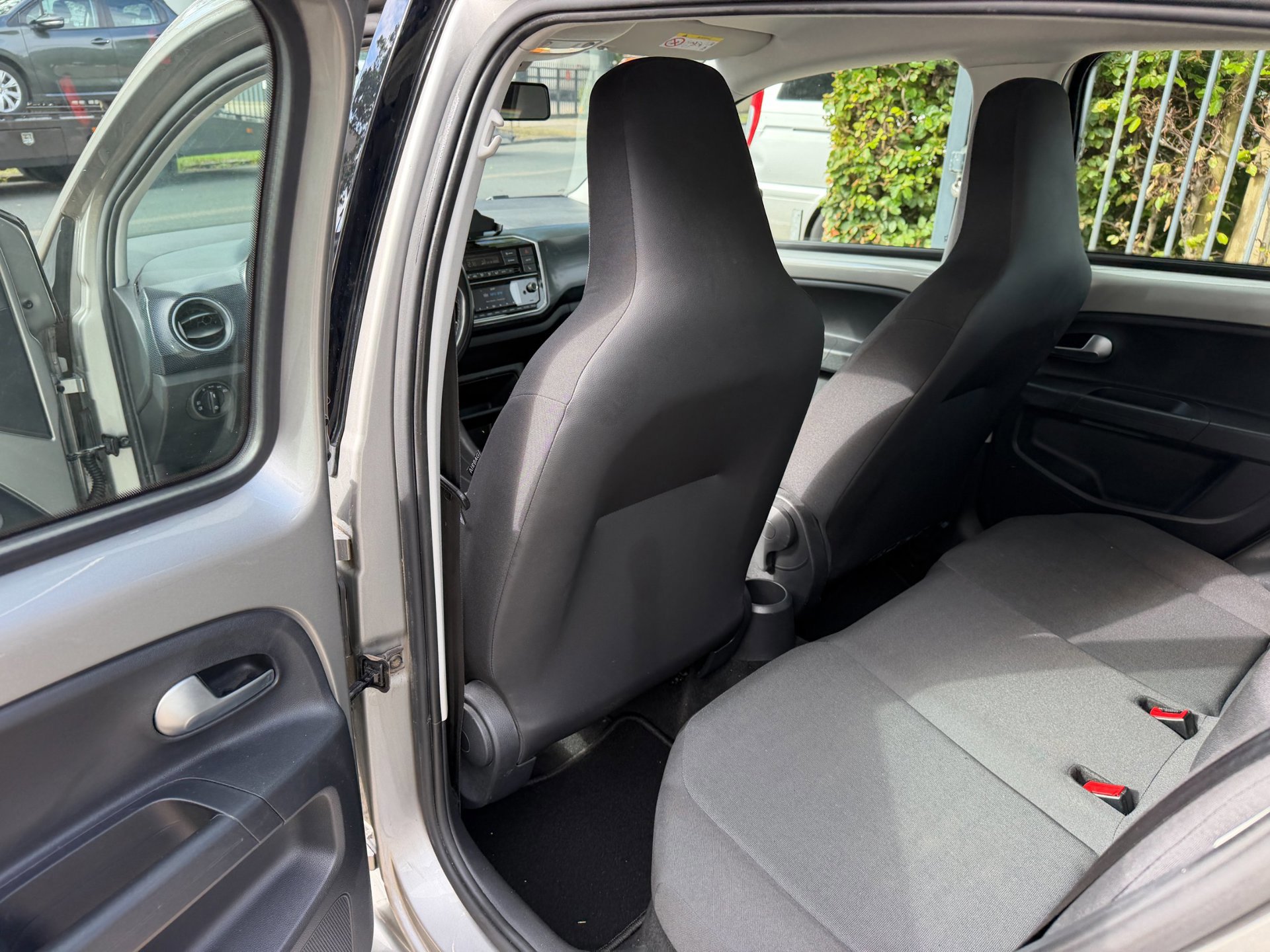 Volkswagen Up! 1.0 high R-Line 5 deurs (2022), foto 33