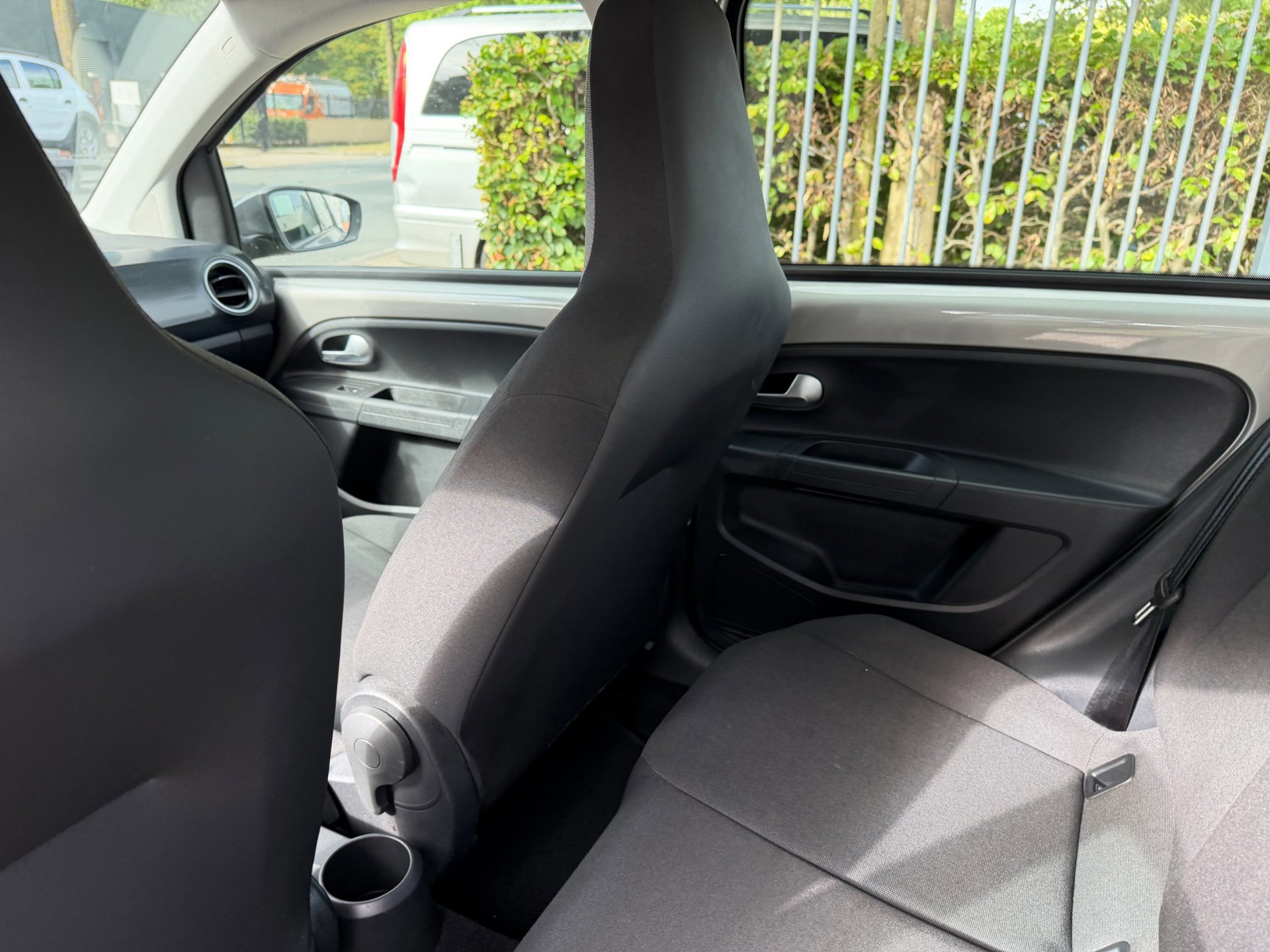 Volkswagen Up! 1.0 high R-Line 5 deurs (2022), foto 34