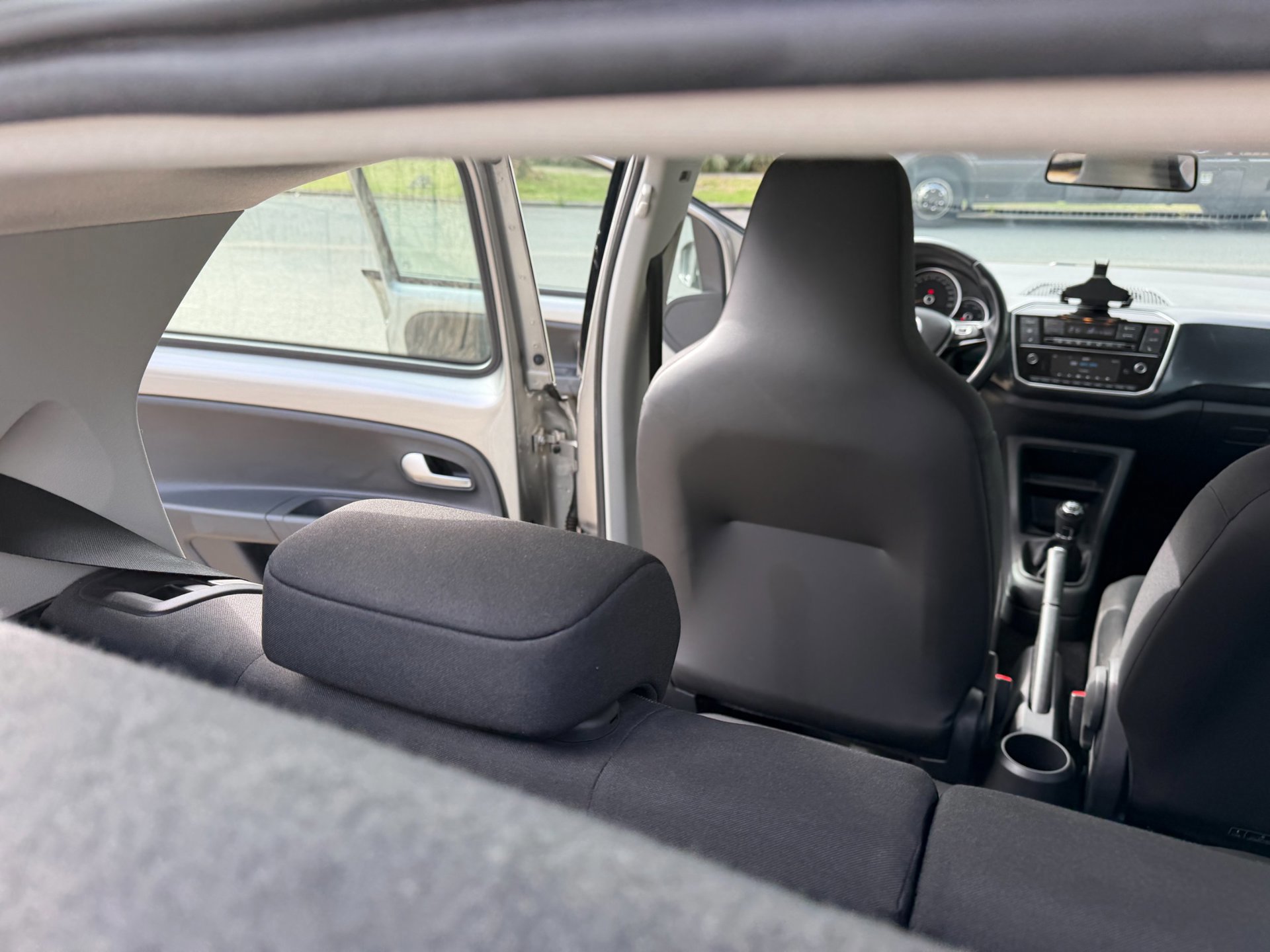 Volkswagen Up! 1.0 high R-Line 5 deurs (2022), foto 41