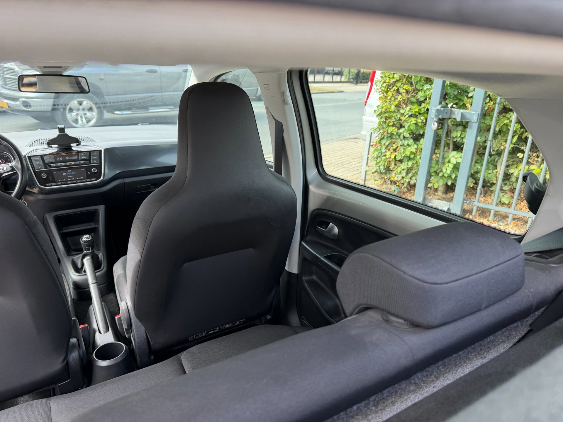 Volkswagen Up! 1.0 high R-Line 5 deurs (2022), foto 42