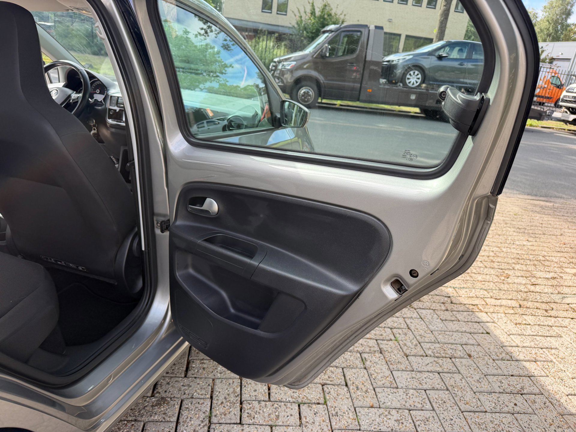 Volkswagen Up! 1.0 high R-Line 5 deurs (2022), foto 53