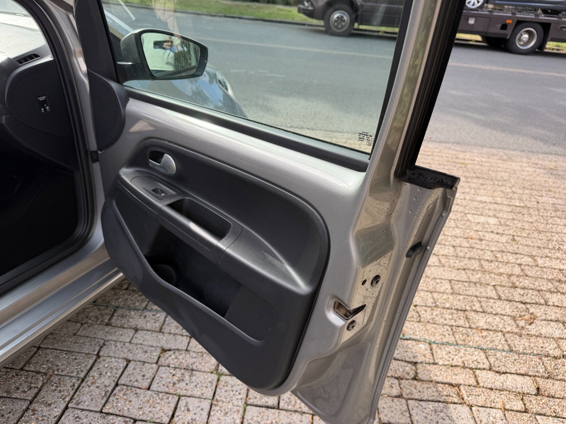 Volkswagen Up! 1.0 high R-Line 5 deurs (2022), foto 62