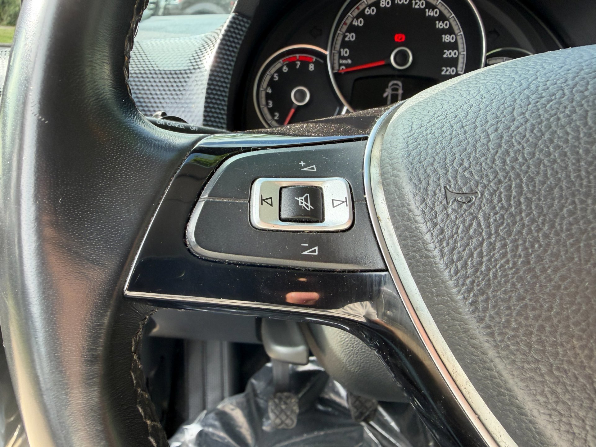 Volkswagen Up! 1.0 high R-Line 5 deurs (2022), foto 67