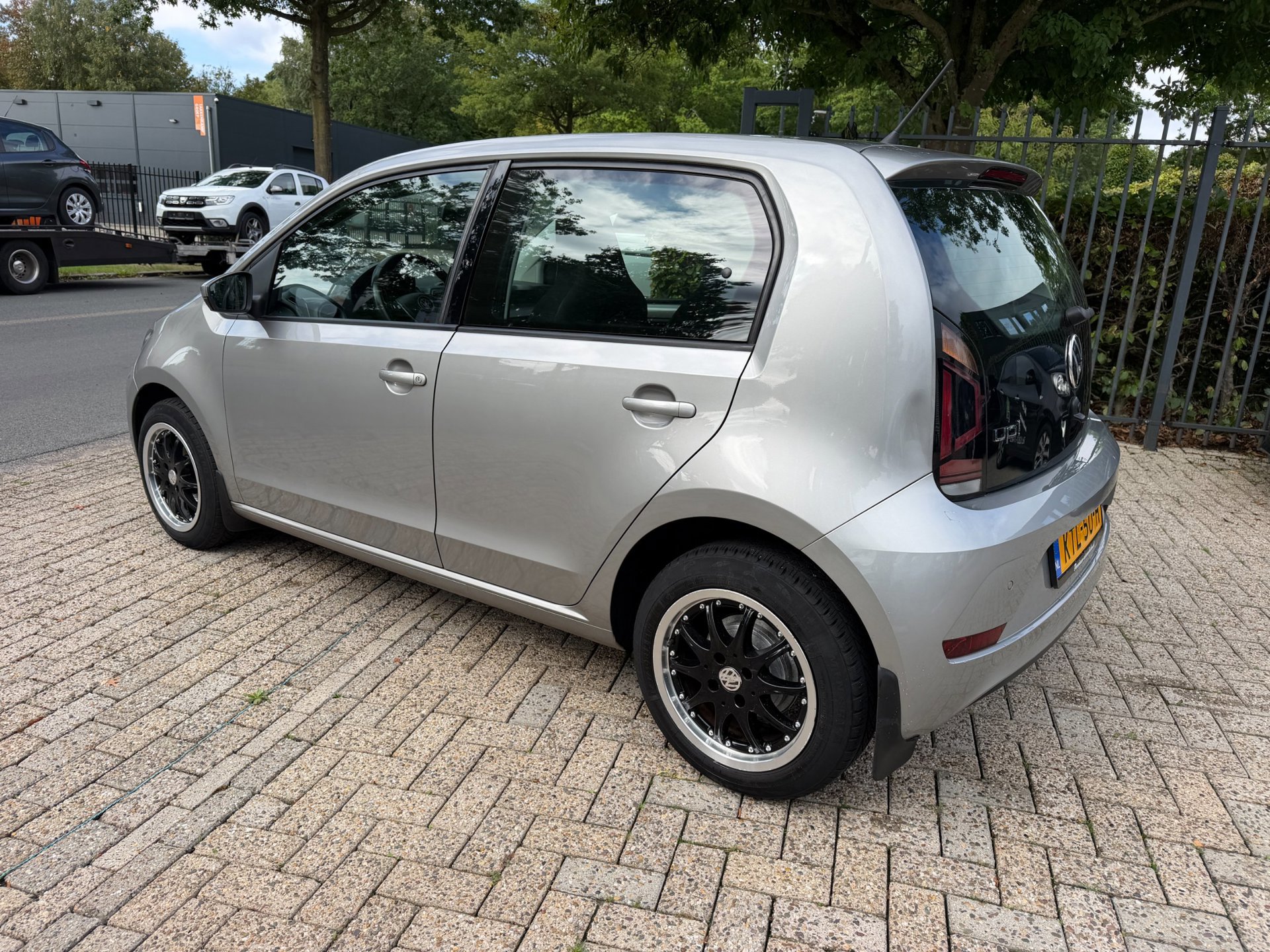 Volkswagen Up! 1.0 high R-Line 5 deurs (2022), foto 10
