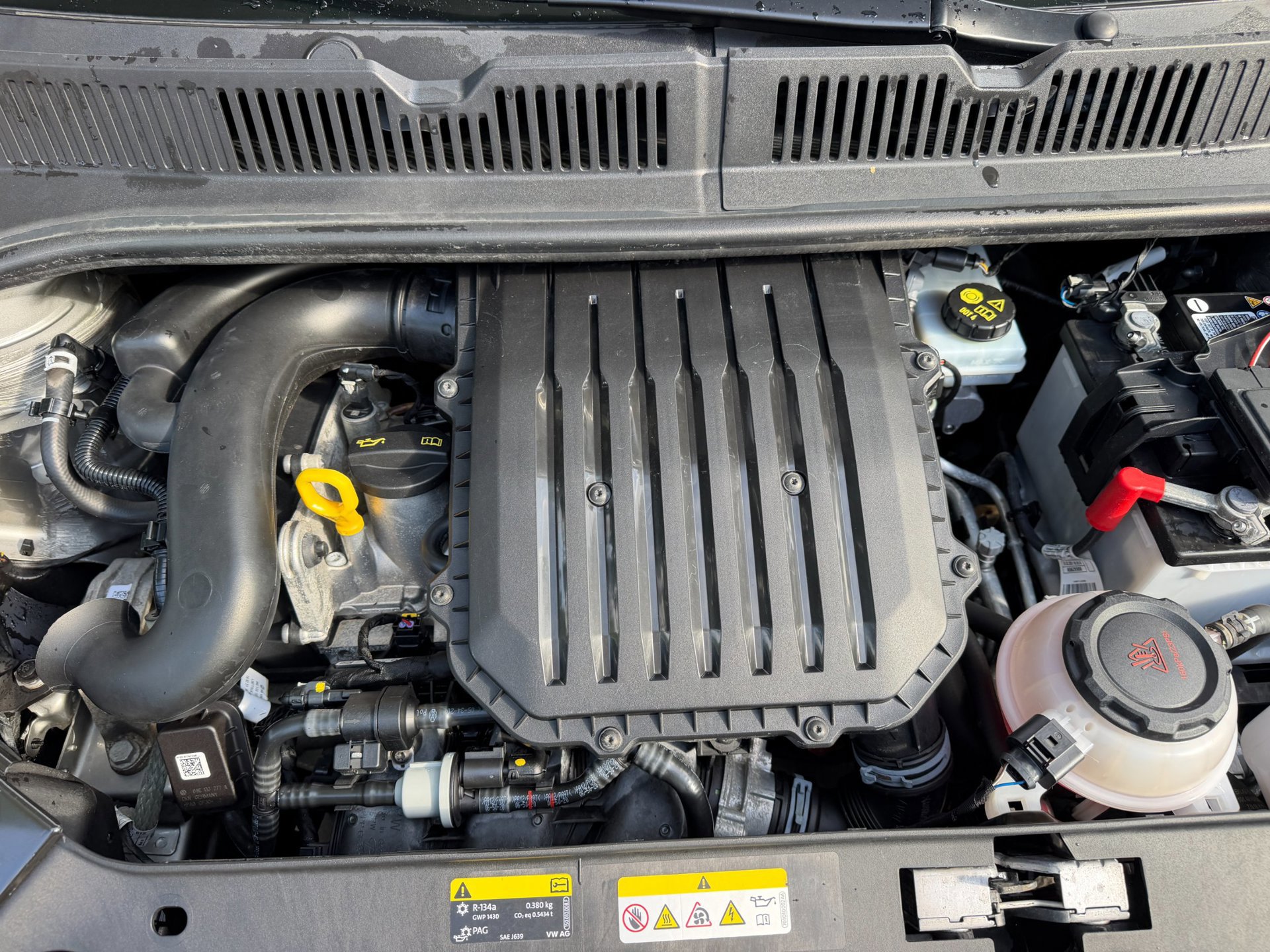 Volkswagen Up! 1.0 high R-Line 5 deurs (2022), foto 97