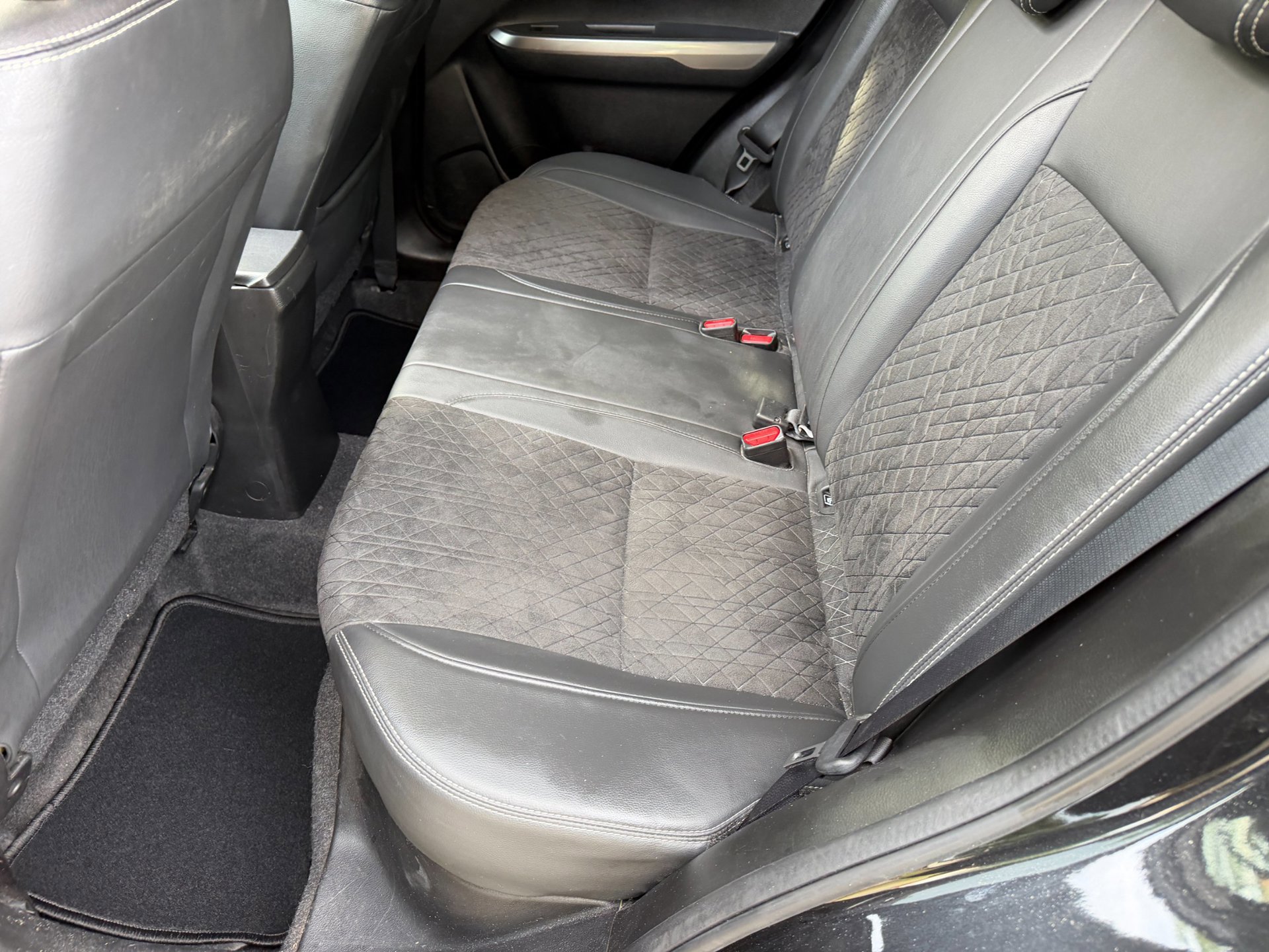 Suzuki Vitara 1.0 Boosterjet Stijl (2019), foto 39