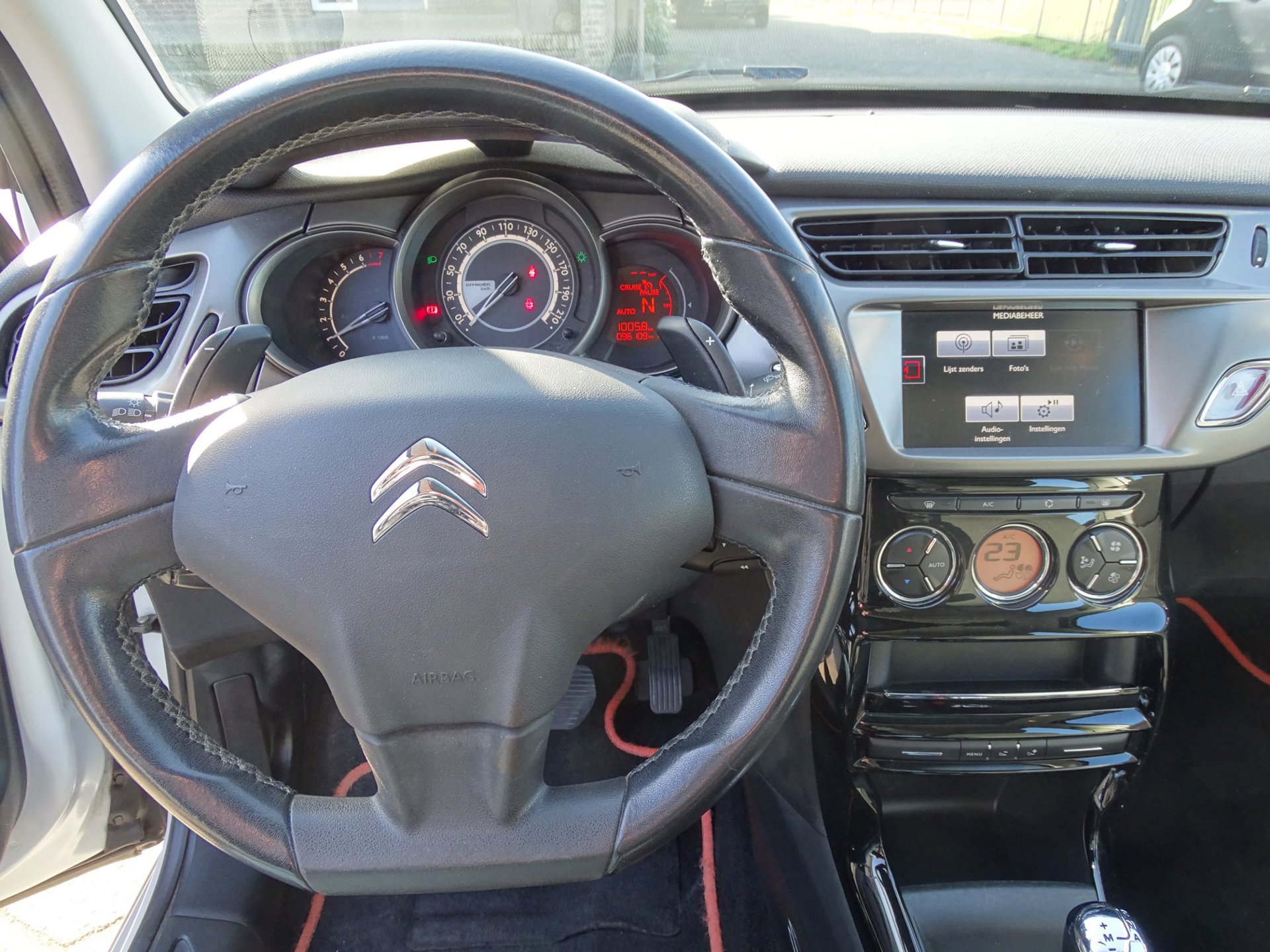 Citroen C3 1.2 PureTech Selection (2017), foto 11