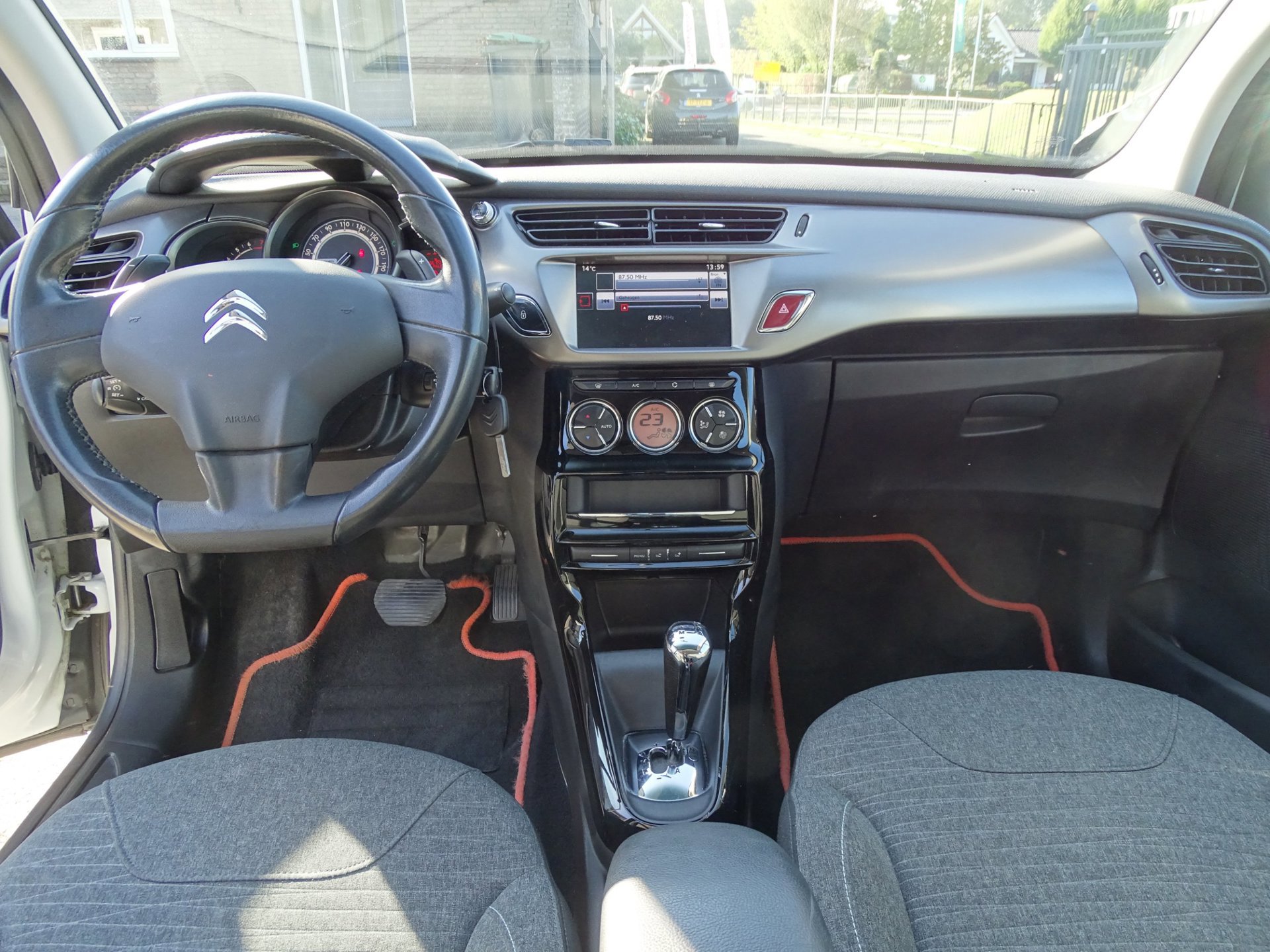 Citroen C3 1.2 PureTech Selection (2017), foto 10
