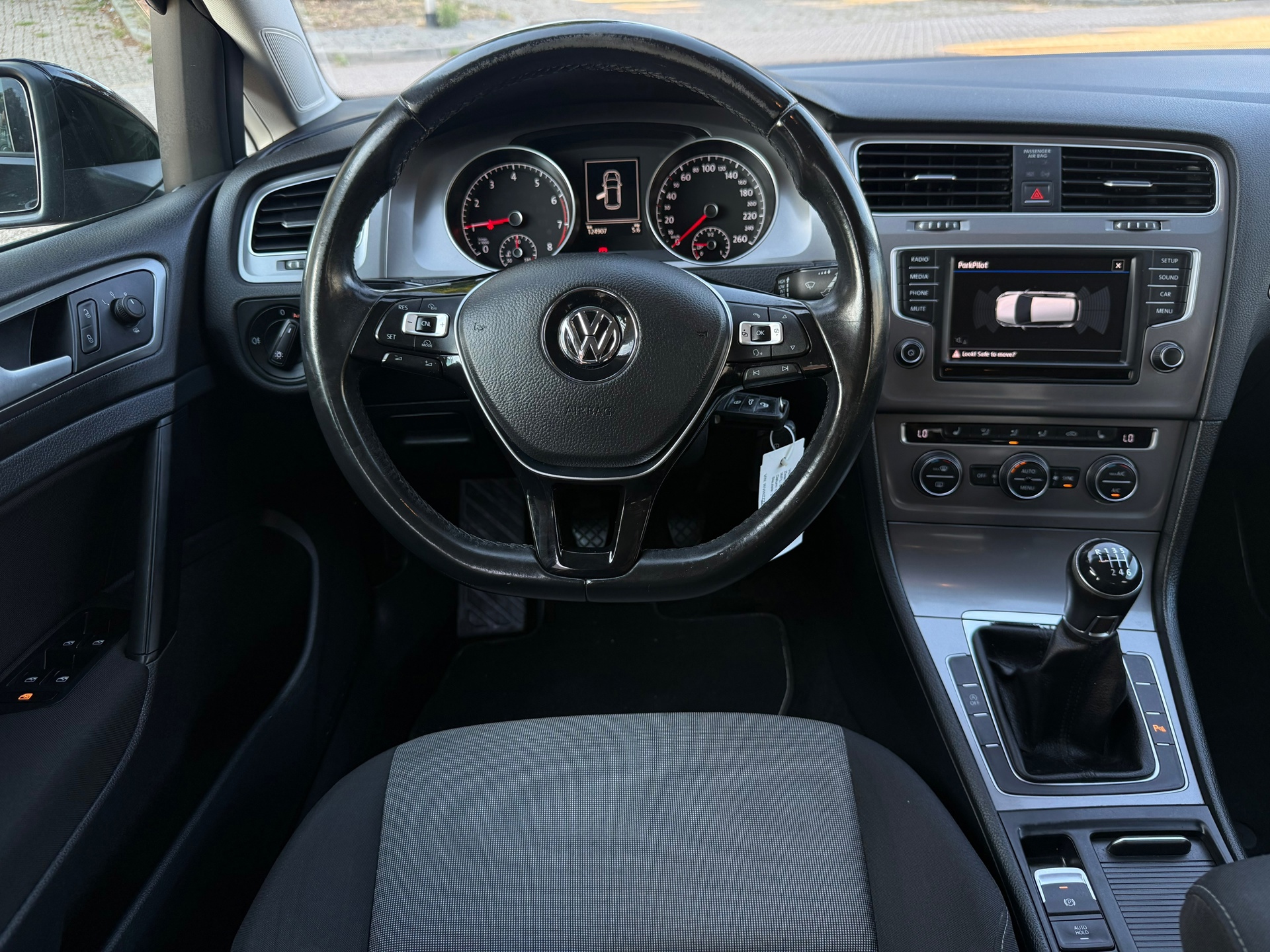 Volkswagen Golf 1.0 TSI Connected Series (2016), foto 11