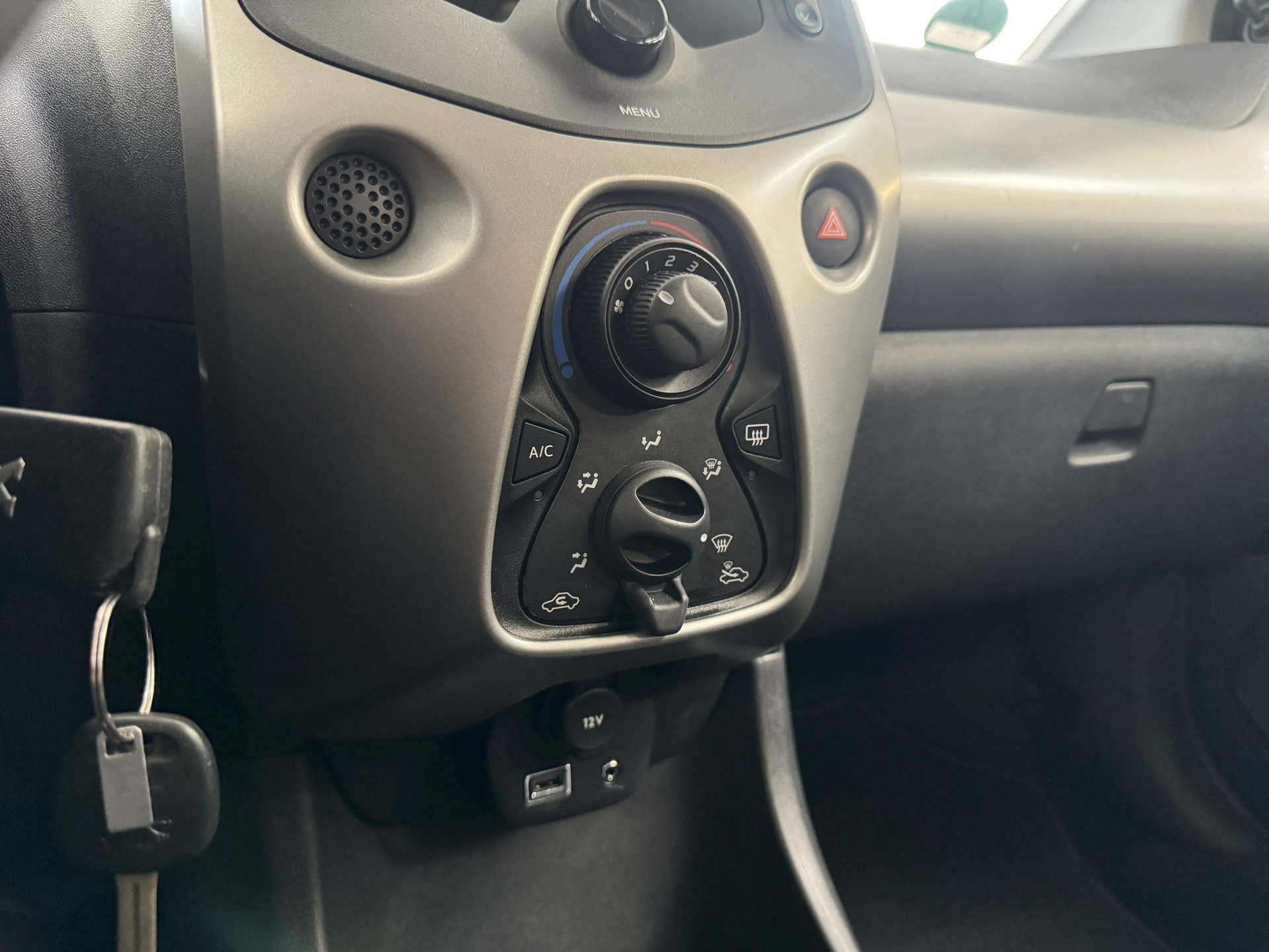 Peugeot 108 1.0 e-VTi Active (2016), foto 15