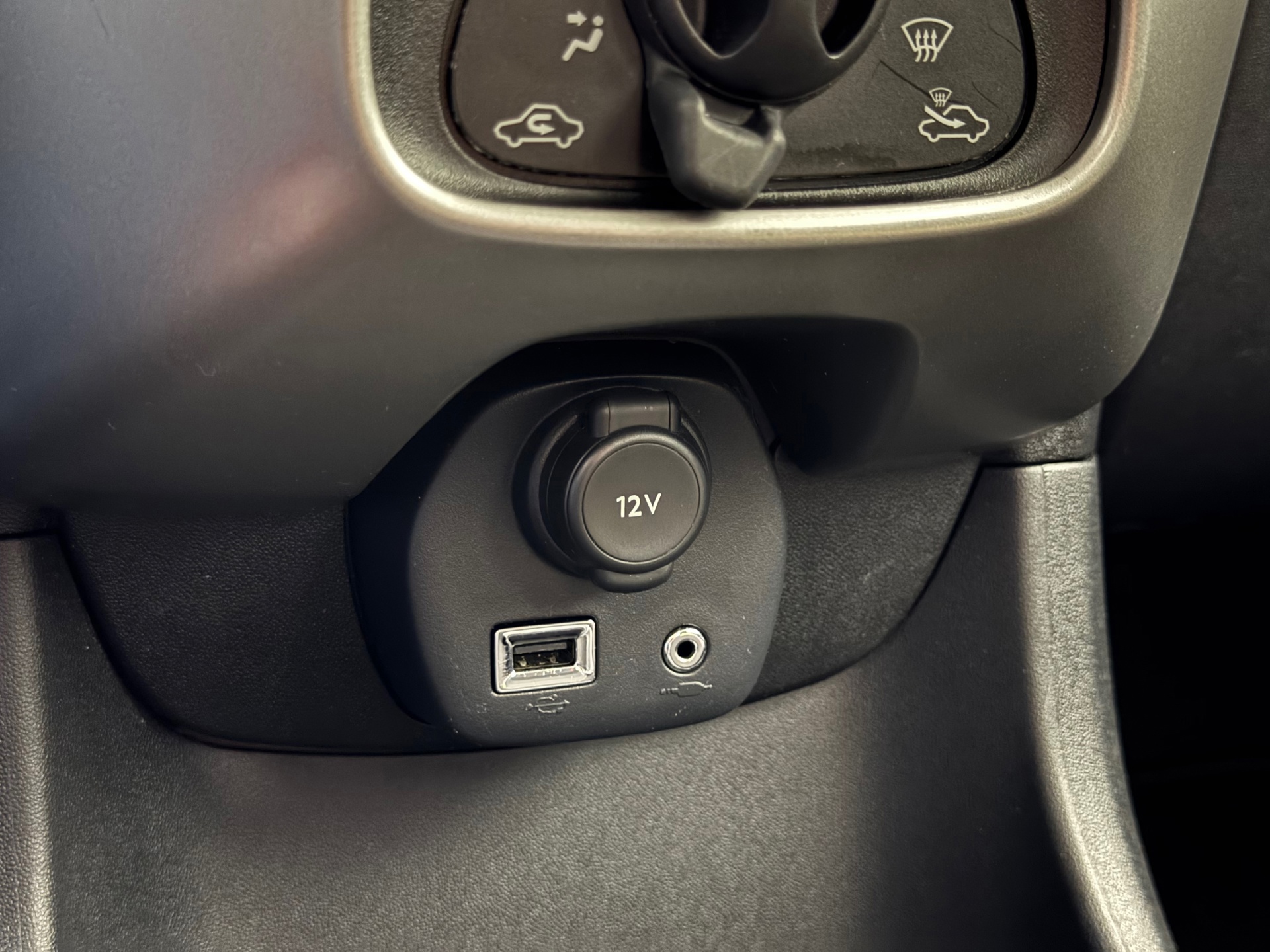 Peugeot 108 1.0 e-VTi Active (2016), foto 16