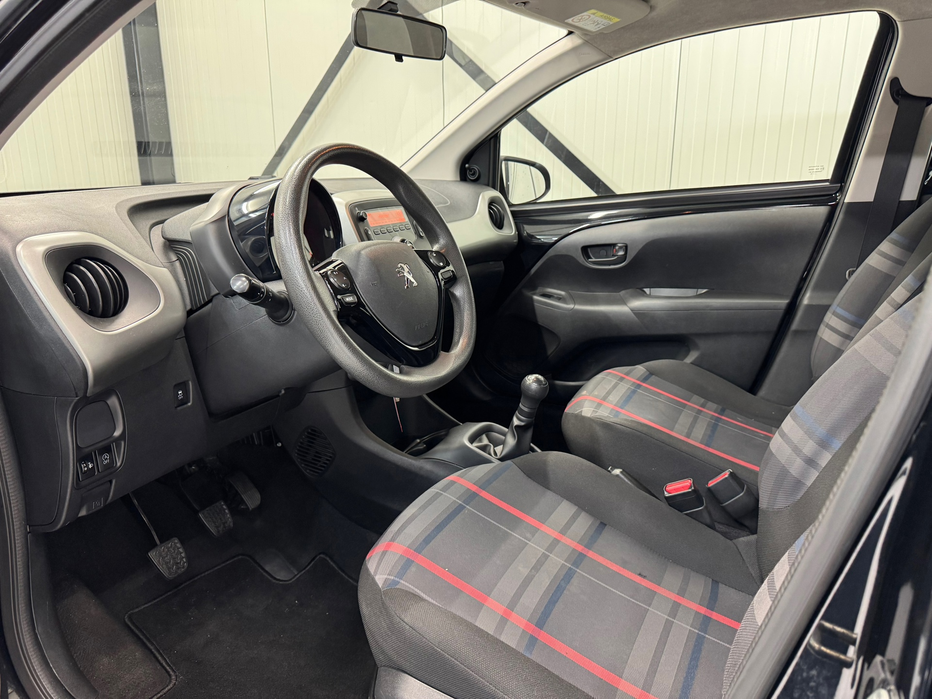 Peugeot 108 1.0 e-VTi Active (2016), foto 3