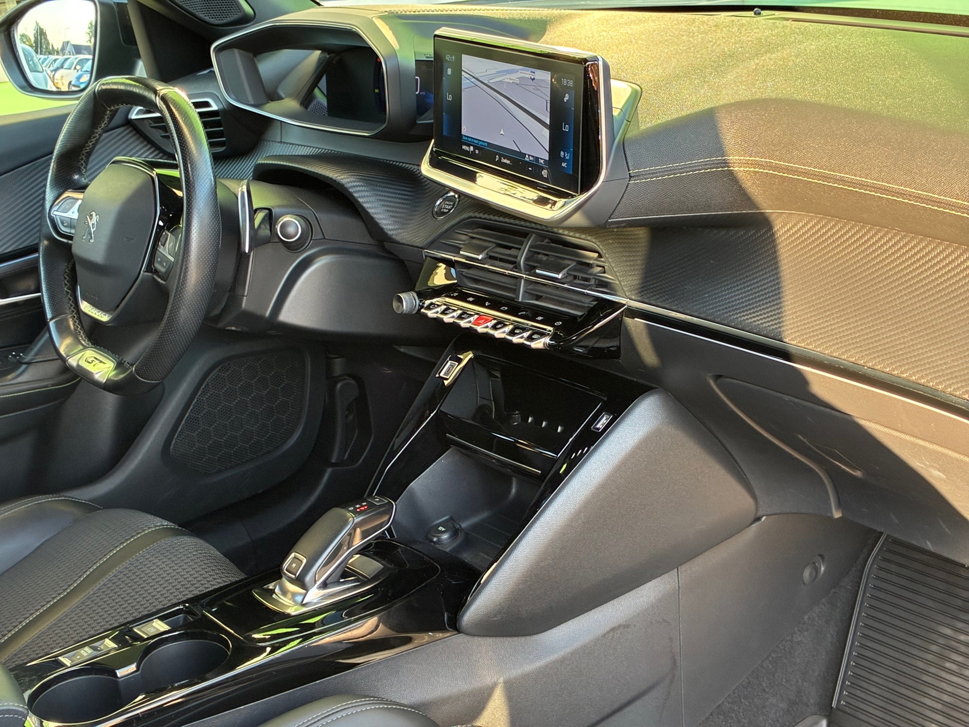 Peugeot 2008 1.2 PureTech GT-Line (2020), foto 11