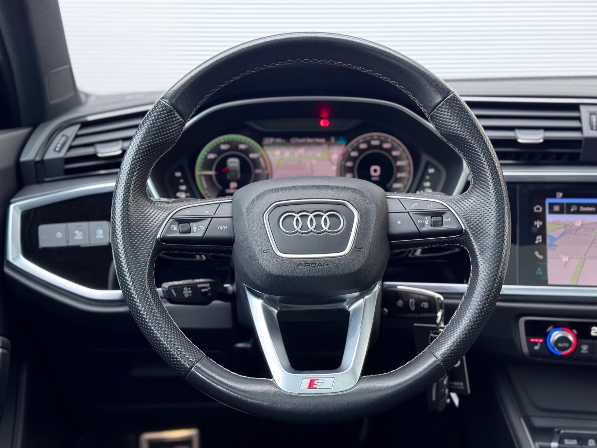 Audi Q3 Sportback 45 TFSI e S Edition (2022), foto 16