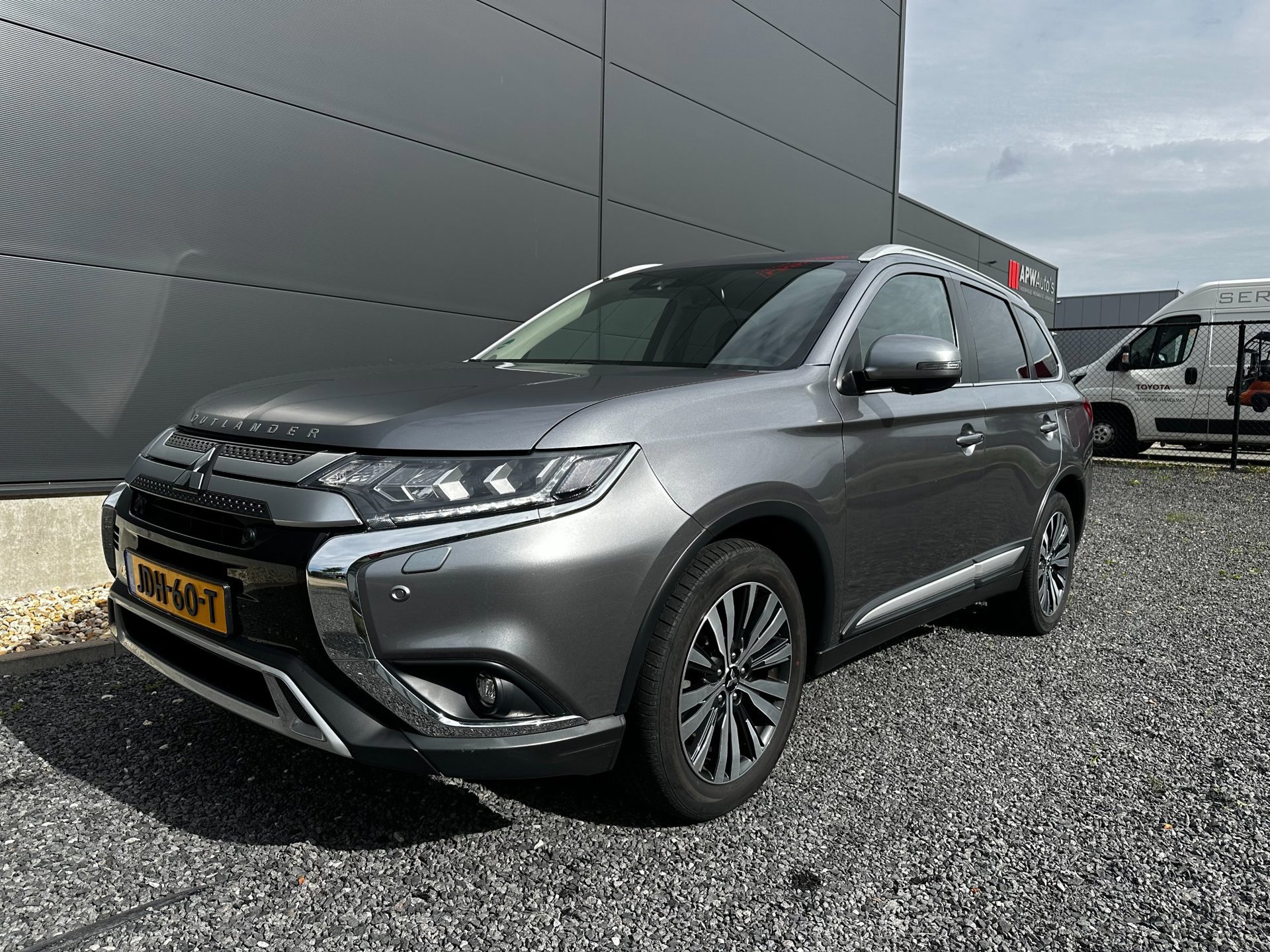 Mitsubishi Outlander 2.0 4WD 7p Intense (2019), foto 2