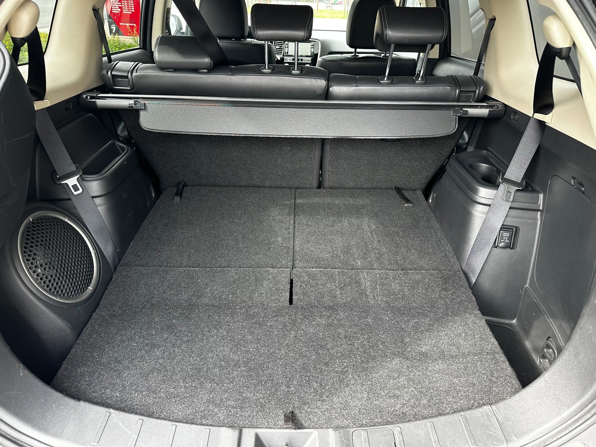 Mitsubishi Outlander 2.0 4WD 7p Intense (2019), foto 11