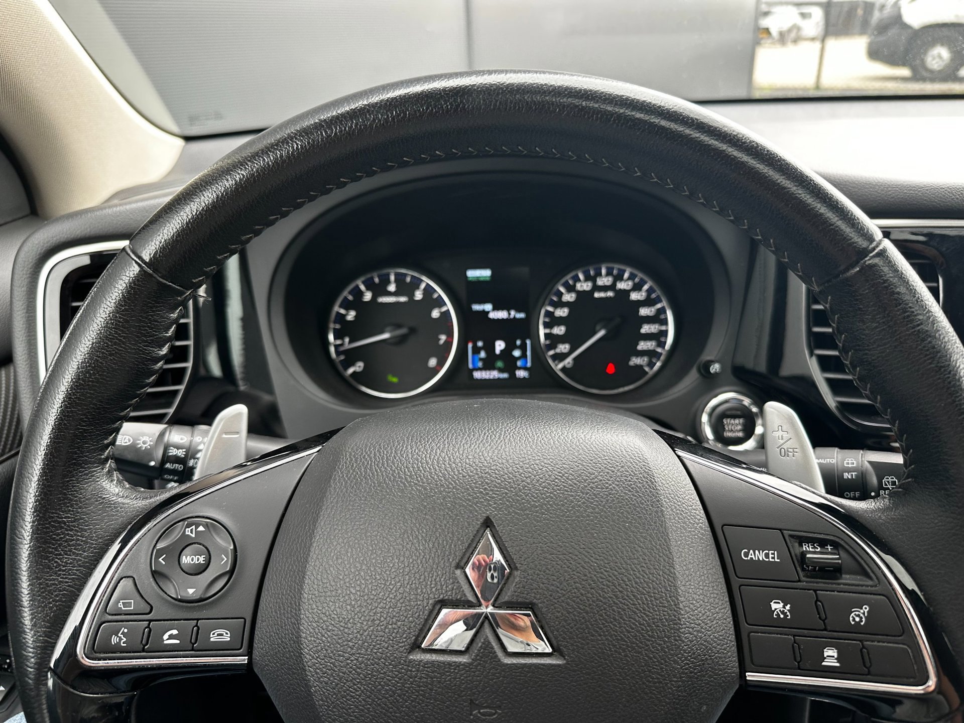 Mitsubishi Outlander 2.0 4WD 7p Intense (2019), foto 14