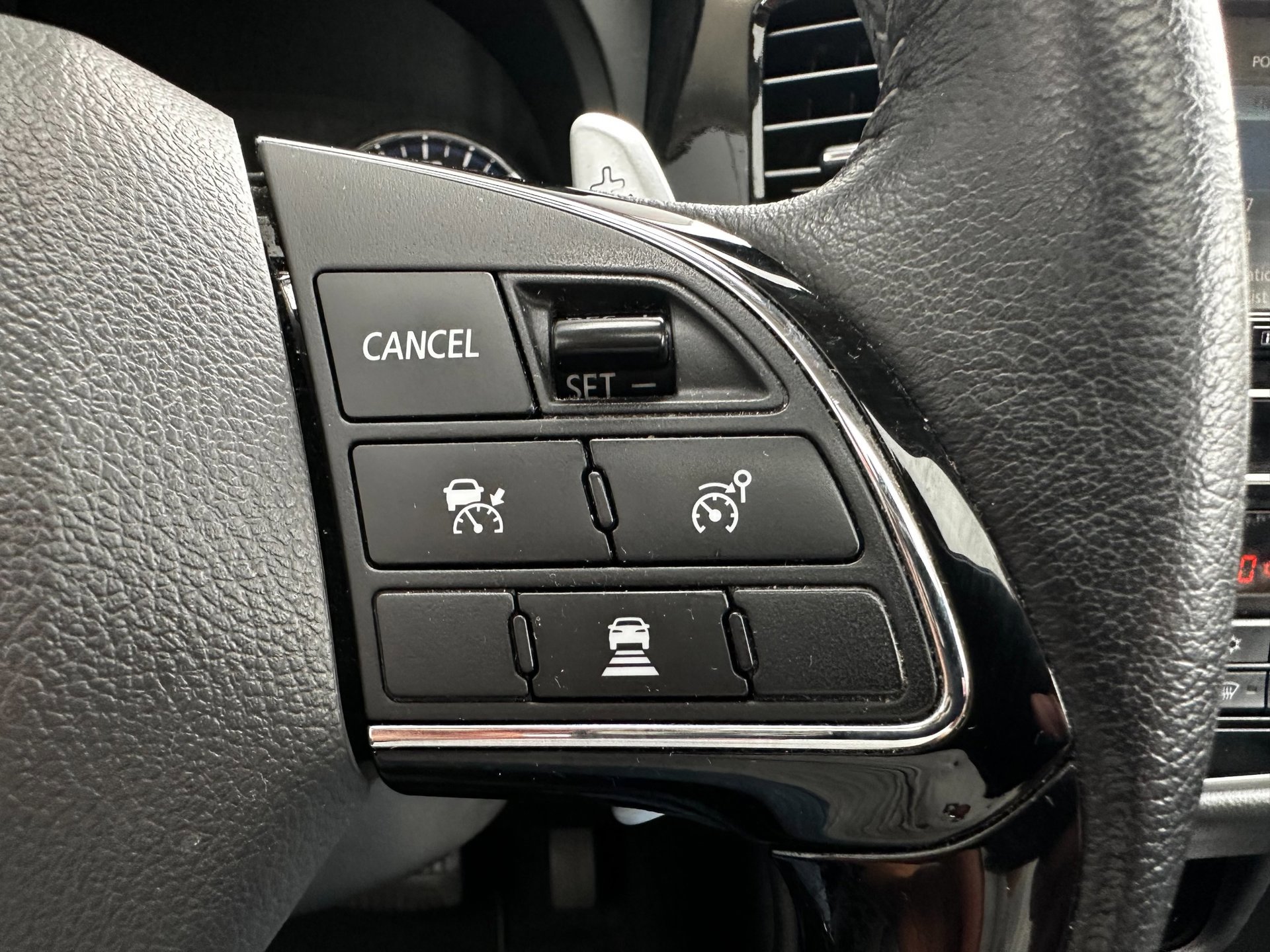Mitsubishi Outlander 2.0 4WD 7p Intense (2019), foto 16