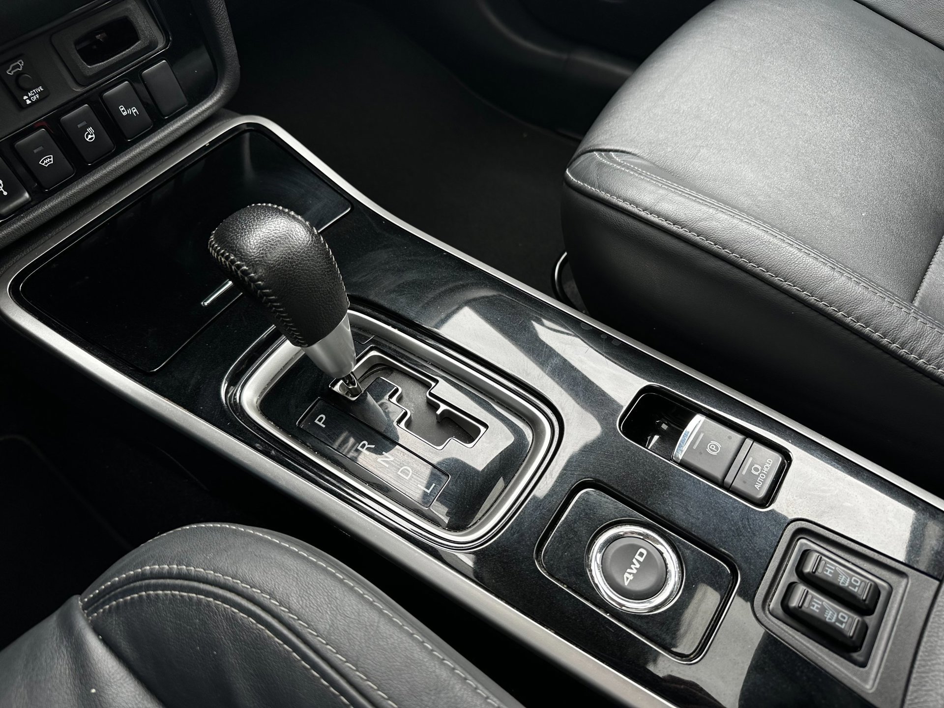 Mitsubishi Outlander 2.0 4WD 7p Intense (2019), foto 22