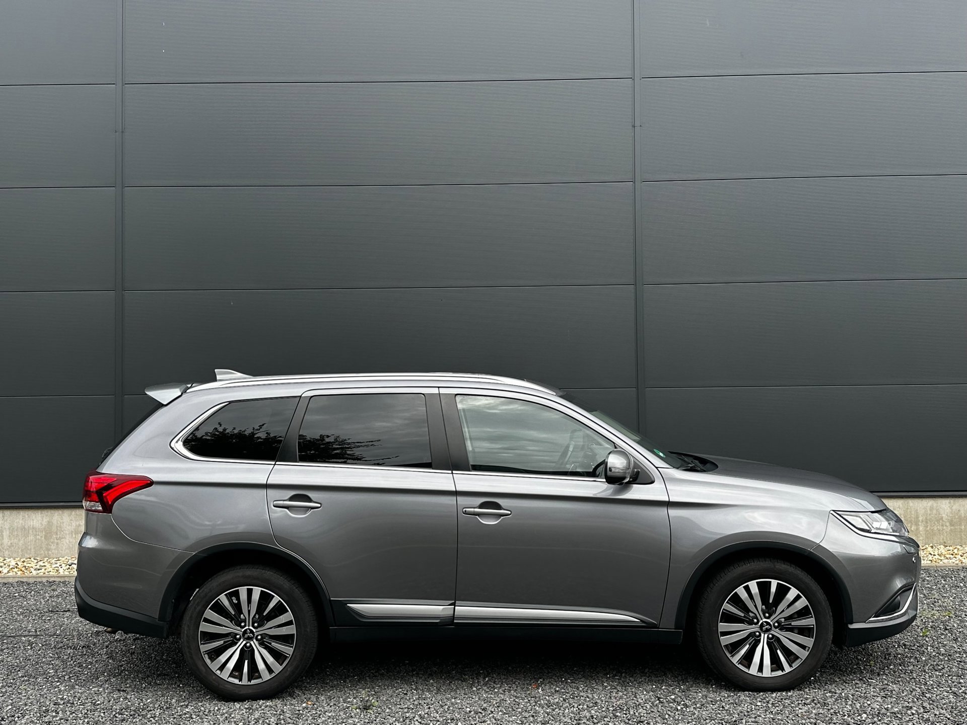 Mitsubishi Outlander 2.0 4WD 7p Intense (2019), foto 7