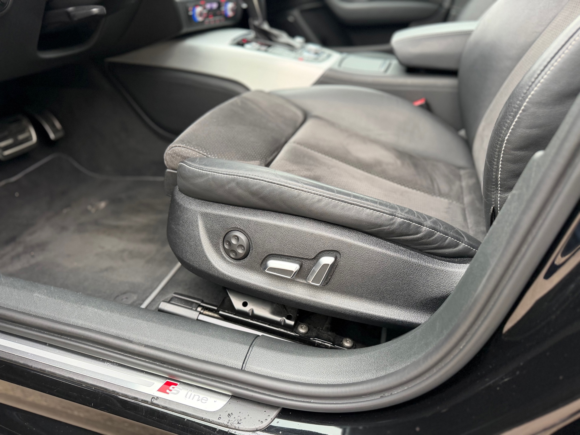 Audi A6 Avant 2.0 TFSI quattro Premium Edition 3x S-Line (2018), foto 17