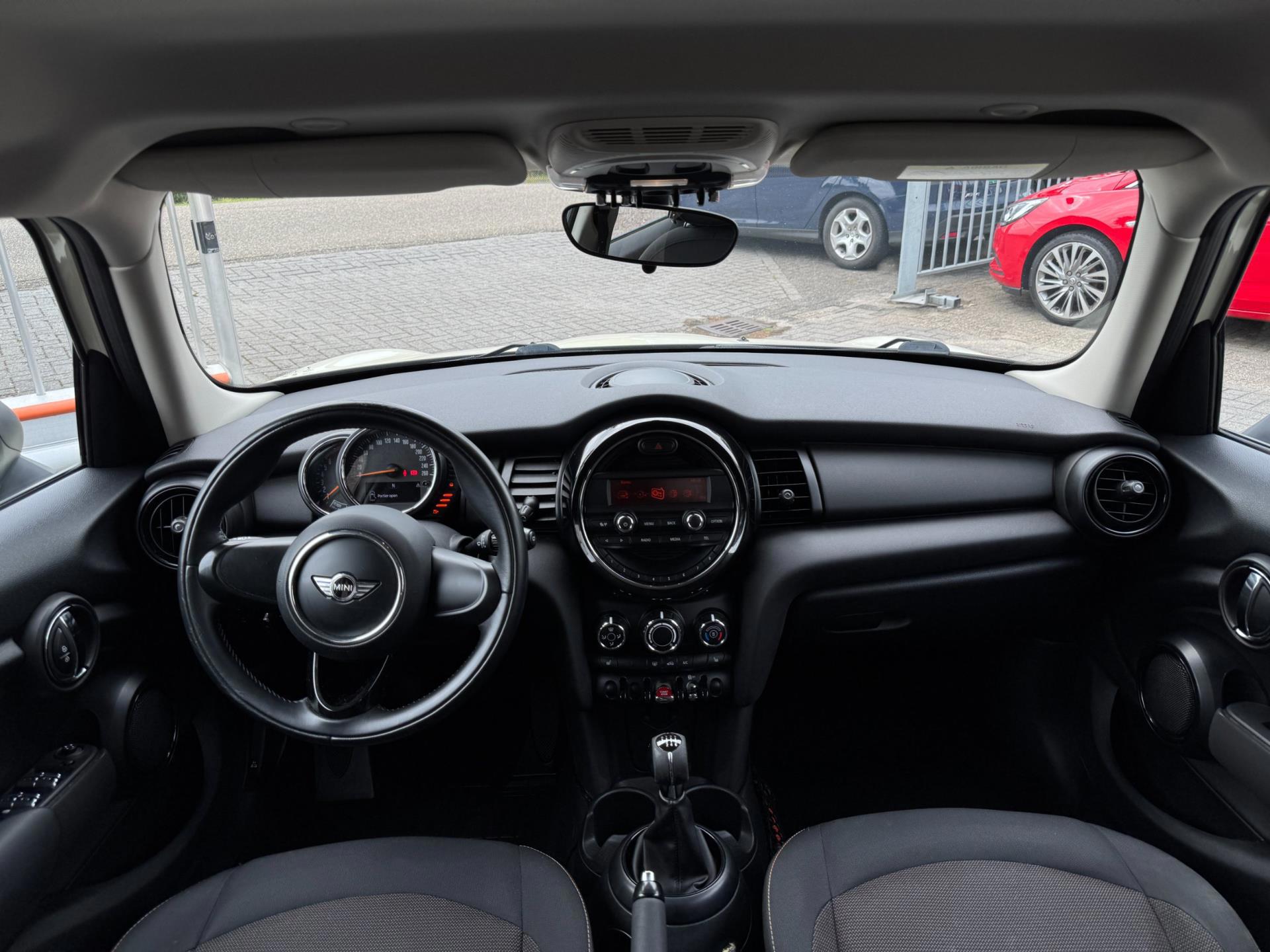 Mini 1.5 One First PARKEERSENSOREN (2016), foto 2