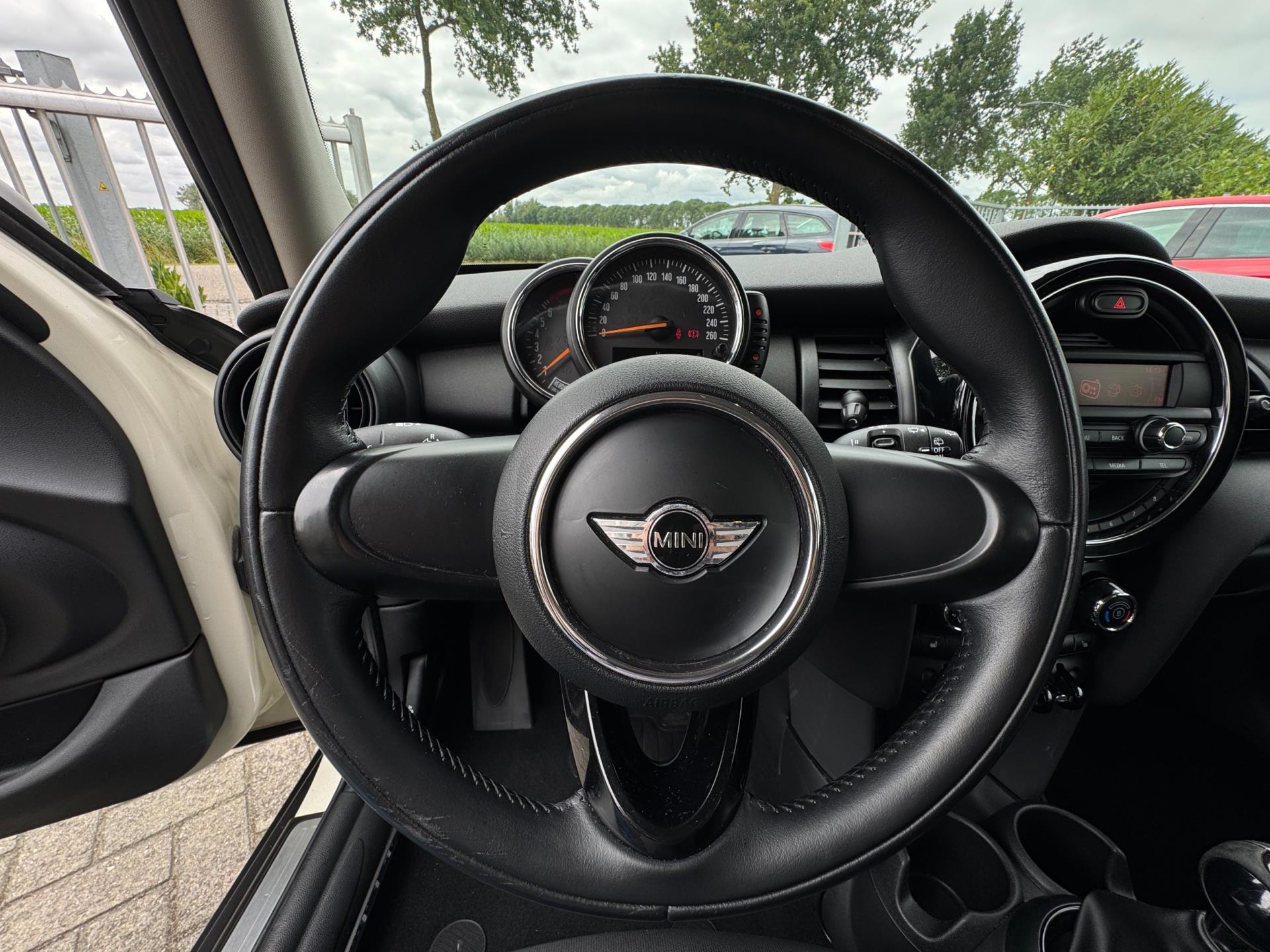 Mini 1.5 One First PARKEERSENSOREN (2016), foto 13