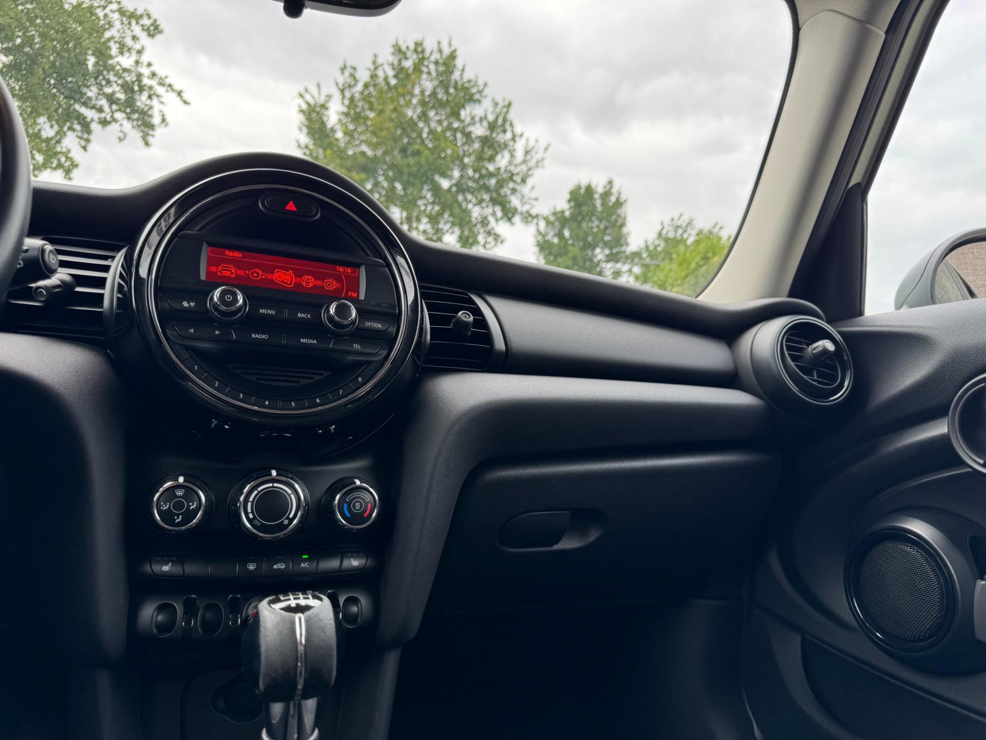 Mini 1.5 One First PARKEERSENSOREN (2016), foto 17
