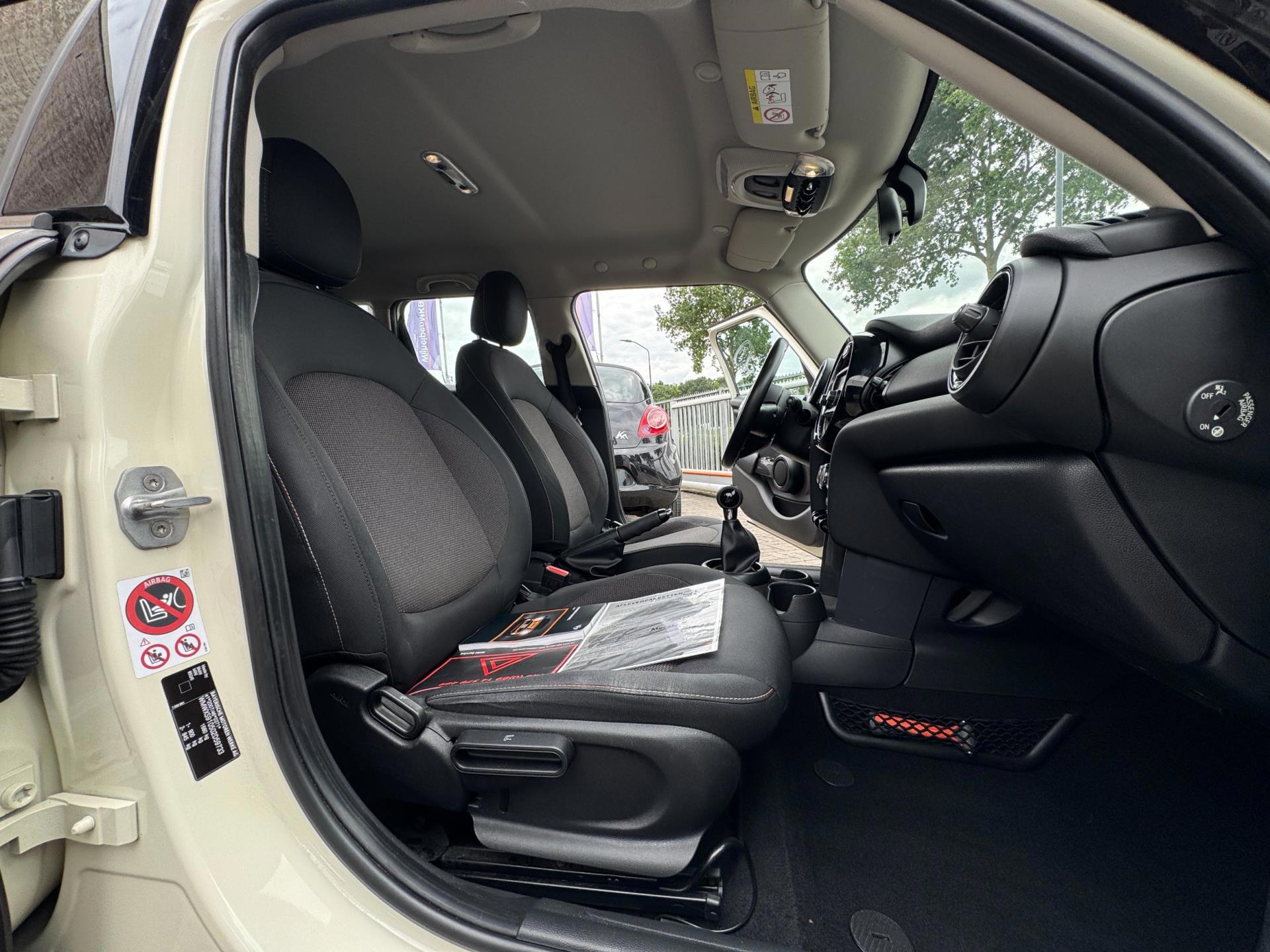 Mini 1.5 One First PARKEERSENSOREN (2016), foto 26