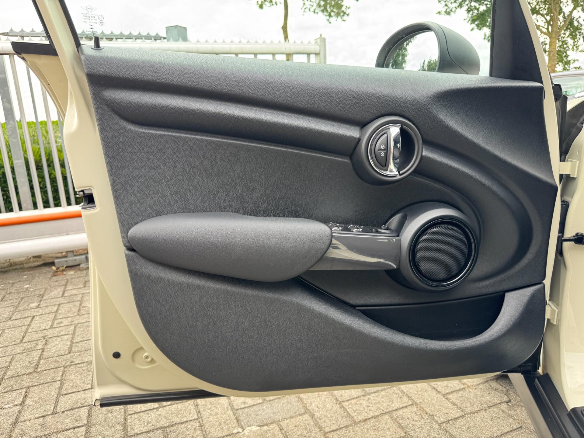 Mini 1.5 One First PARKEERSENSOREN (2016), foto 9