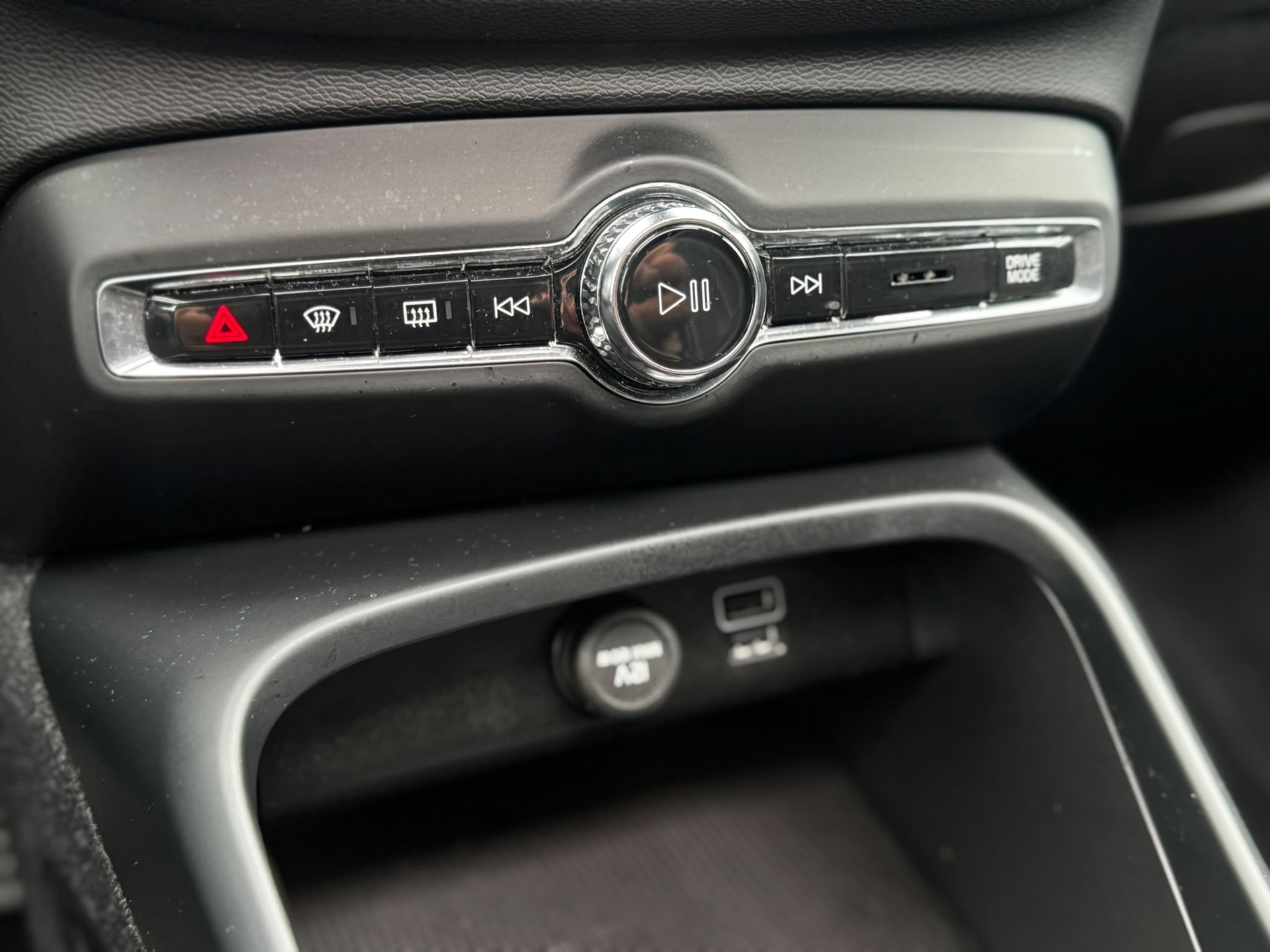 Volvo XC40 1.5 T4 Recharge Inscription Expression (2022), foto 22