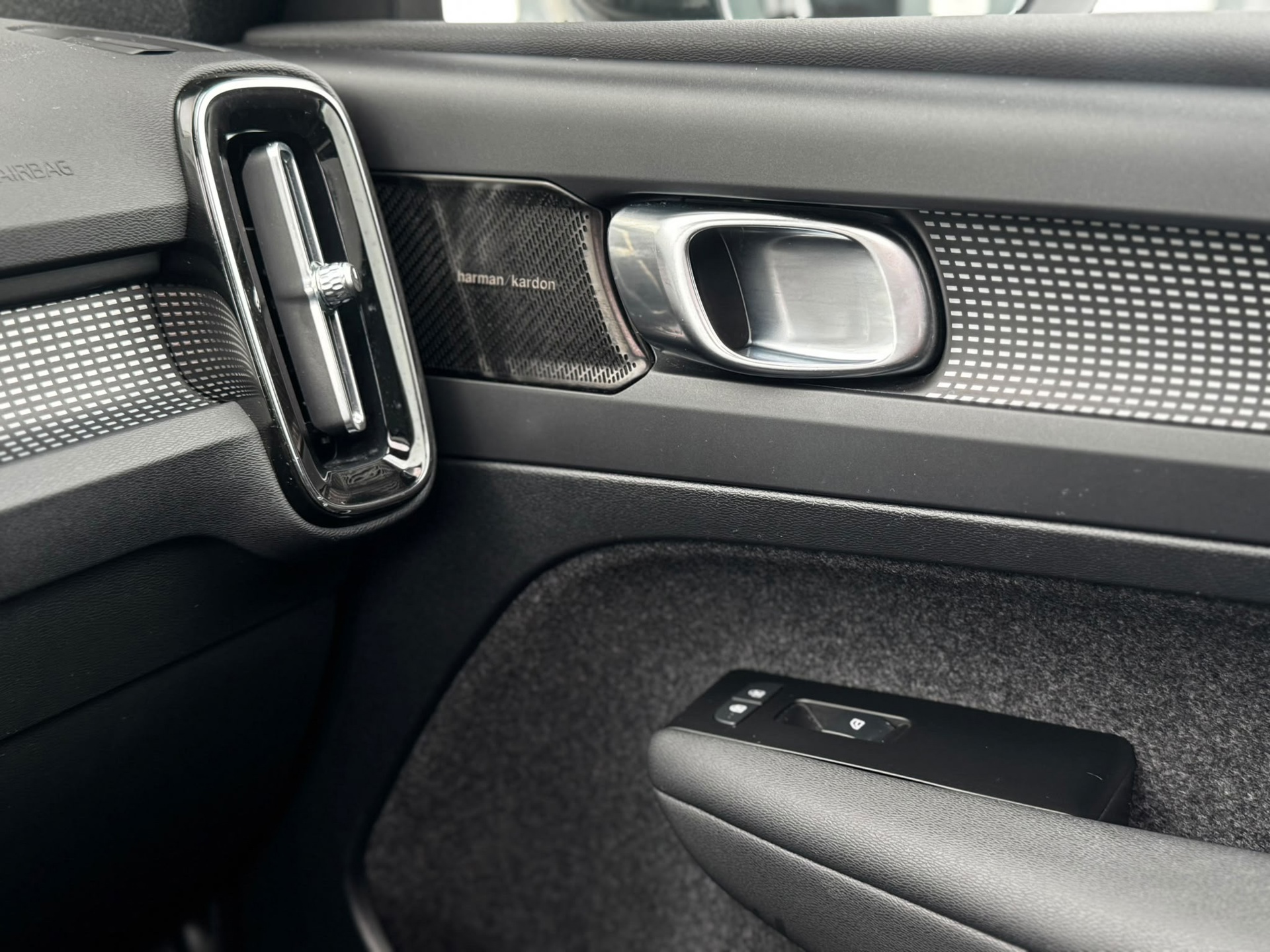 Volvo XC40 1.5 T4 Recharge Inscription Expression (2022), foto 28